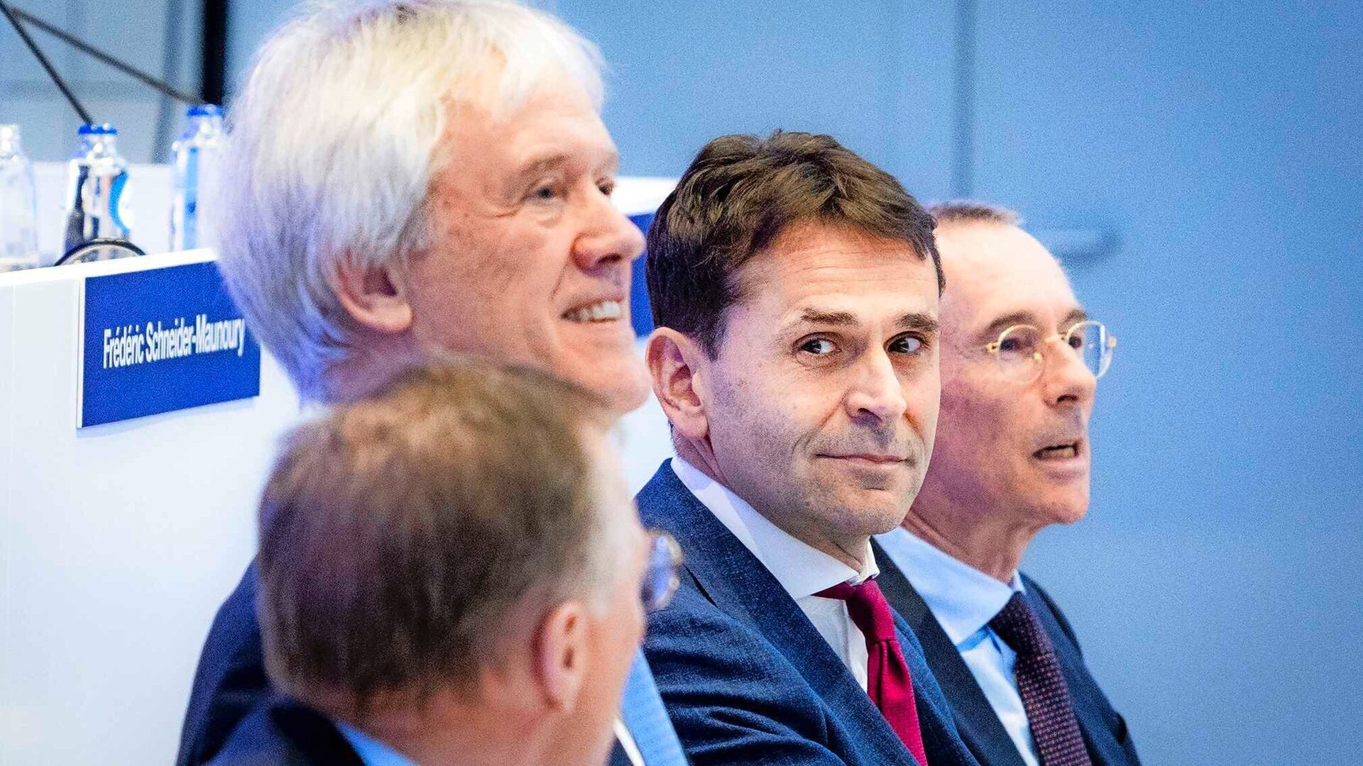 ASML’s bestellingen fors omhoog door ontwikkelingen in AI | De Telegraaf