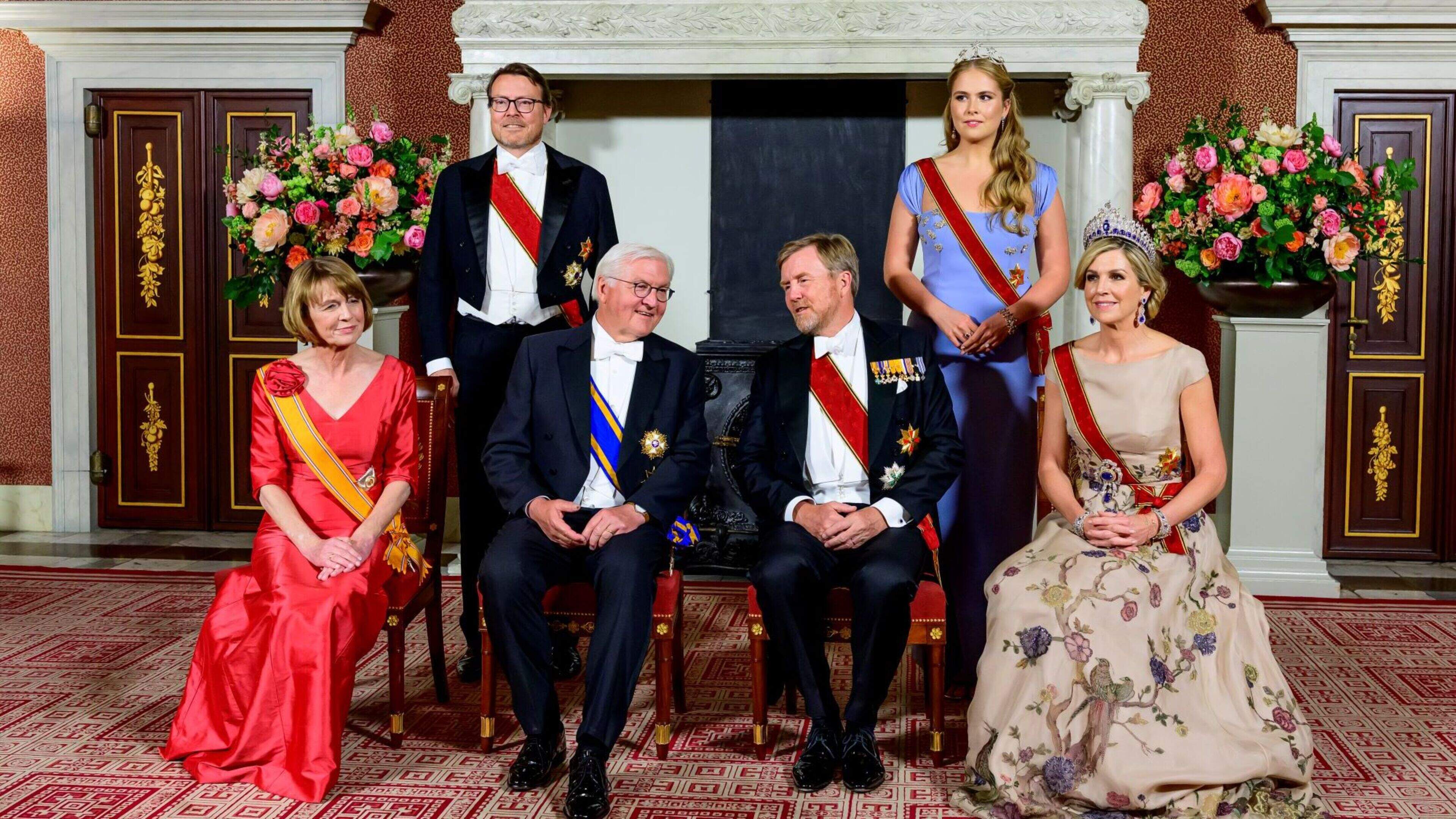 Máxima in waar kunstwerk en ook Amalia heeft smaak goed te p