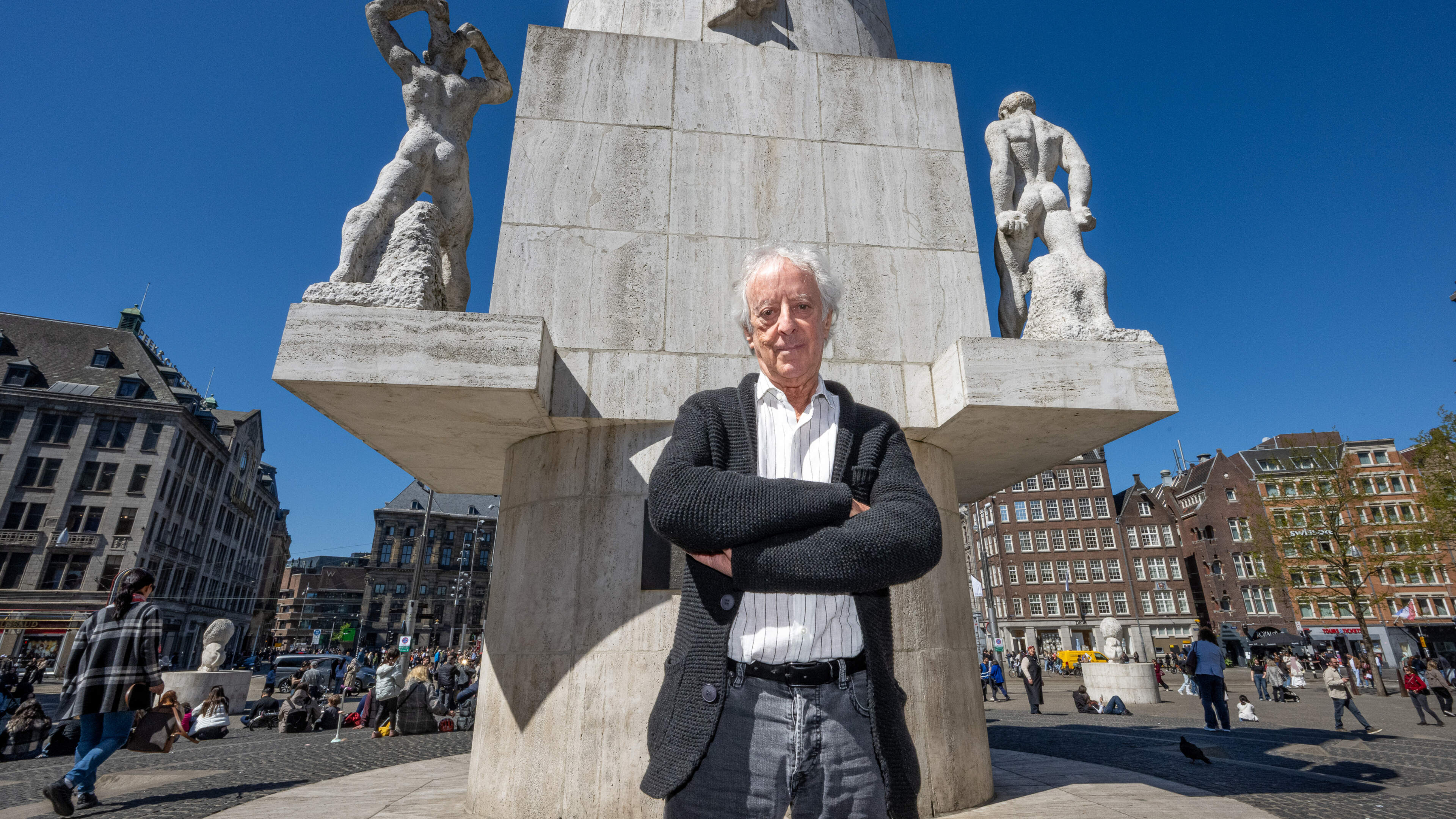 Tv-presentator Hans van Willigenburg: ’We werden twee keer verraden, maar Duitse buurvrouwen redden telkens ons leven’