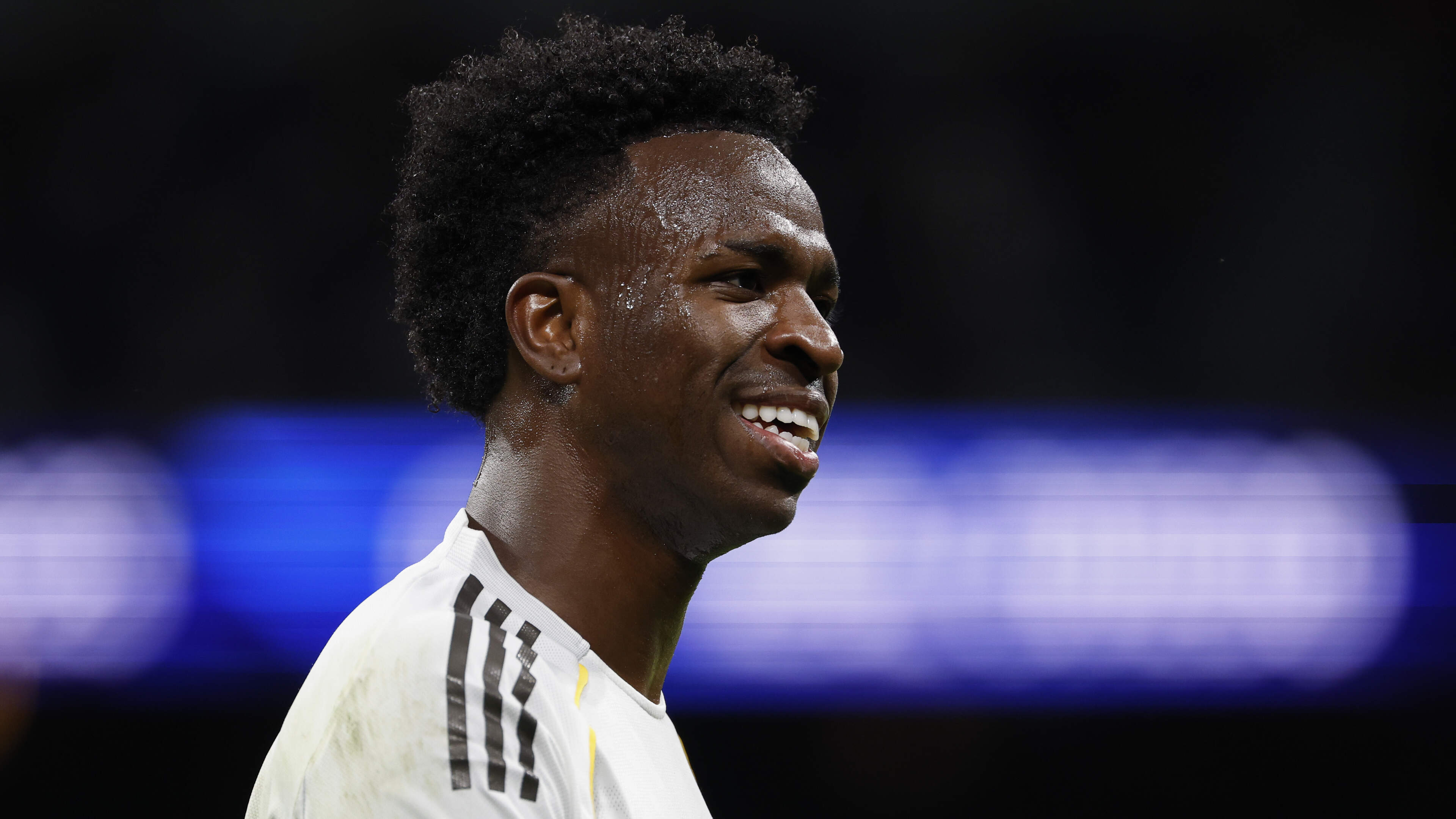 Vinicius Junior maakt einde aan soap en verlengt contract bij Real Madrid