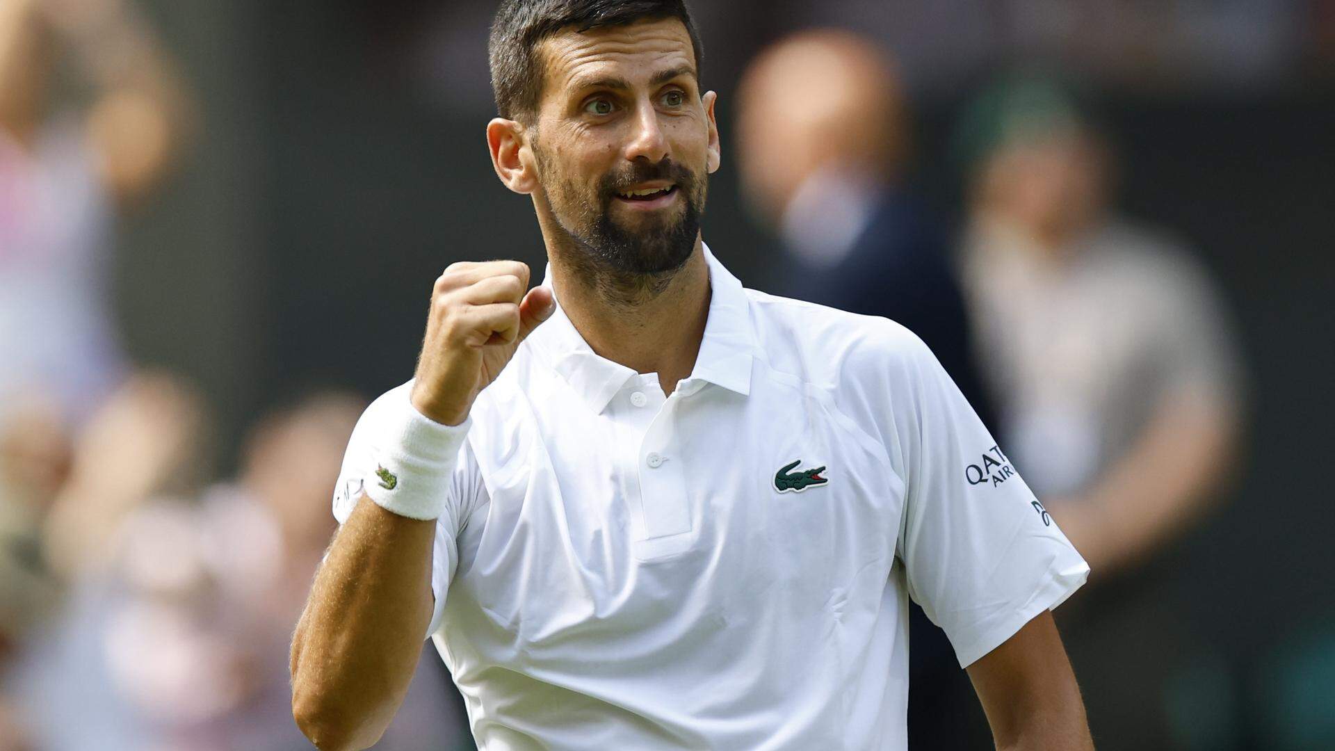 Novak Djokovic juicht. 