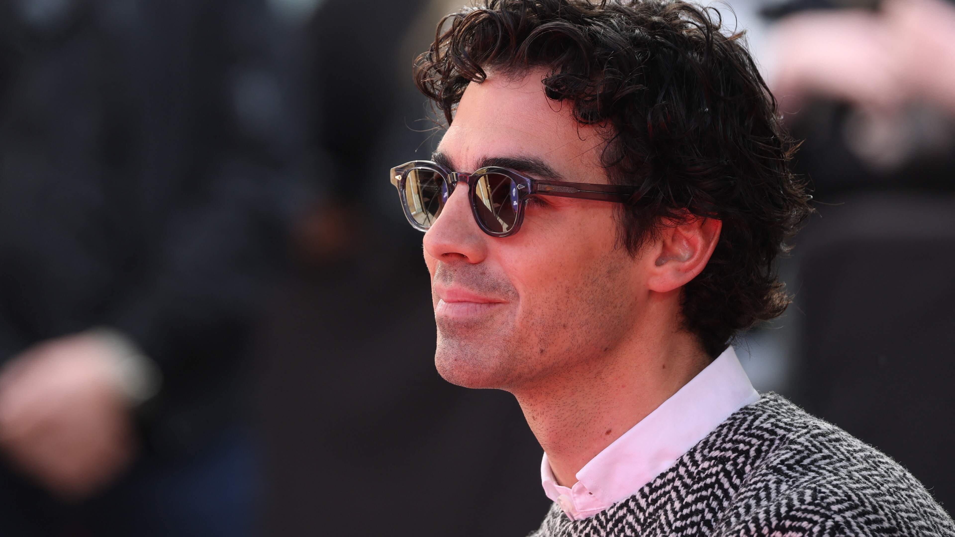 Joe Jonas (36) gebukt onder paniekaanvallen na tegenvallend solo-album: ’Negatieve recensies deden fysiek pijn’