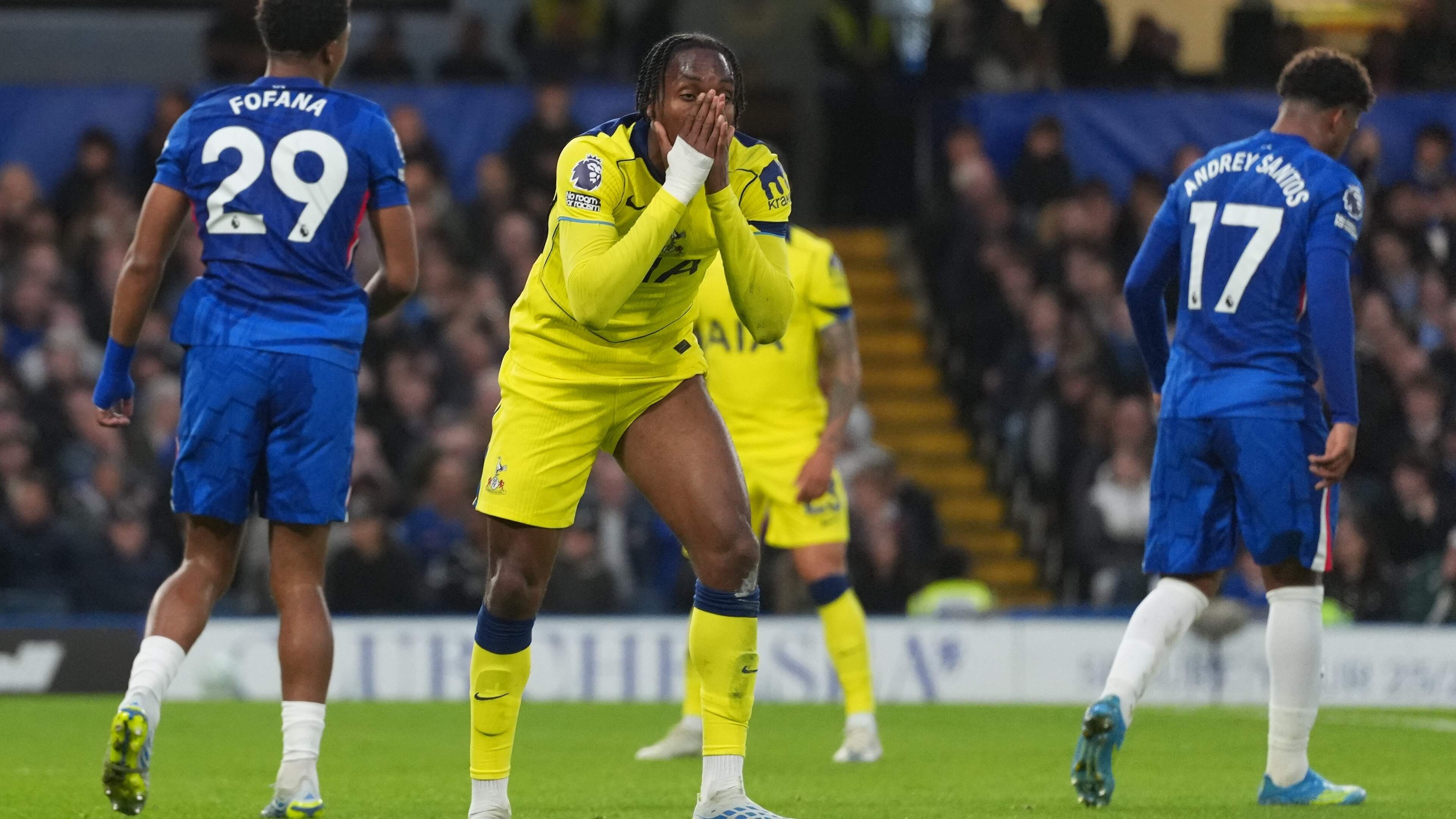 Teruglezen: zo kon Arsenal de landstitel vieren en wacht Tottenham ’do-or-die’-duel’