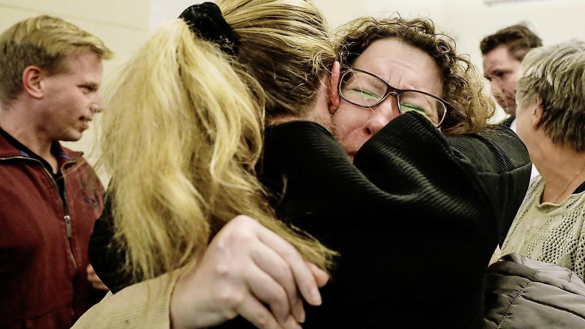 De emoties lopen hoog op bij een aantal donorkinderen dat bij de rechter succesvol heeft afgedwongen dat dna van de omstreden arts Jan Karbaat wordt vergeleken met dat van hen.