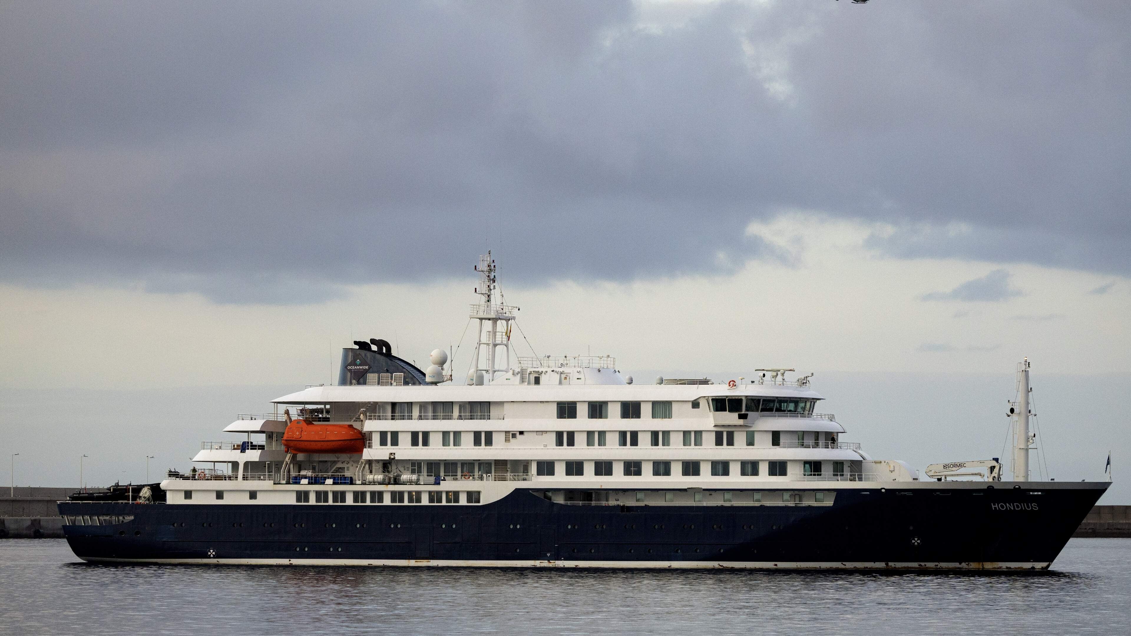 LIVE | Franse passagier cruiseschip test positief op hantavirus; Spaanse agent Guardia Civil overleden tijdens evacuatie