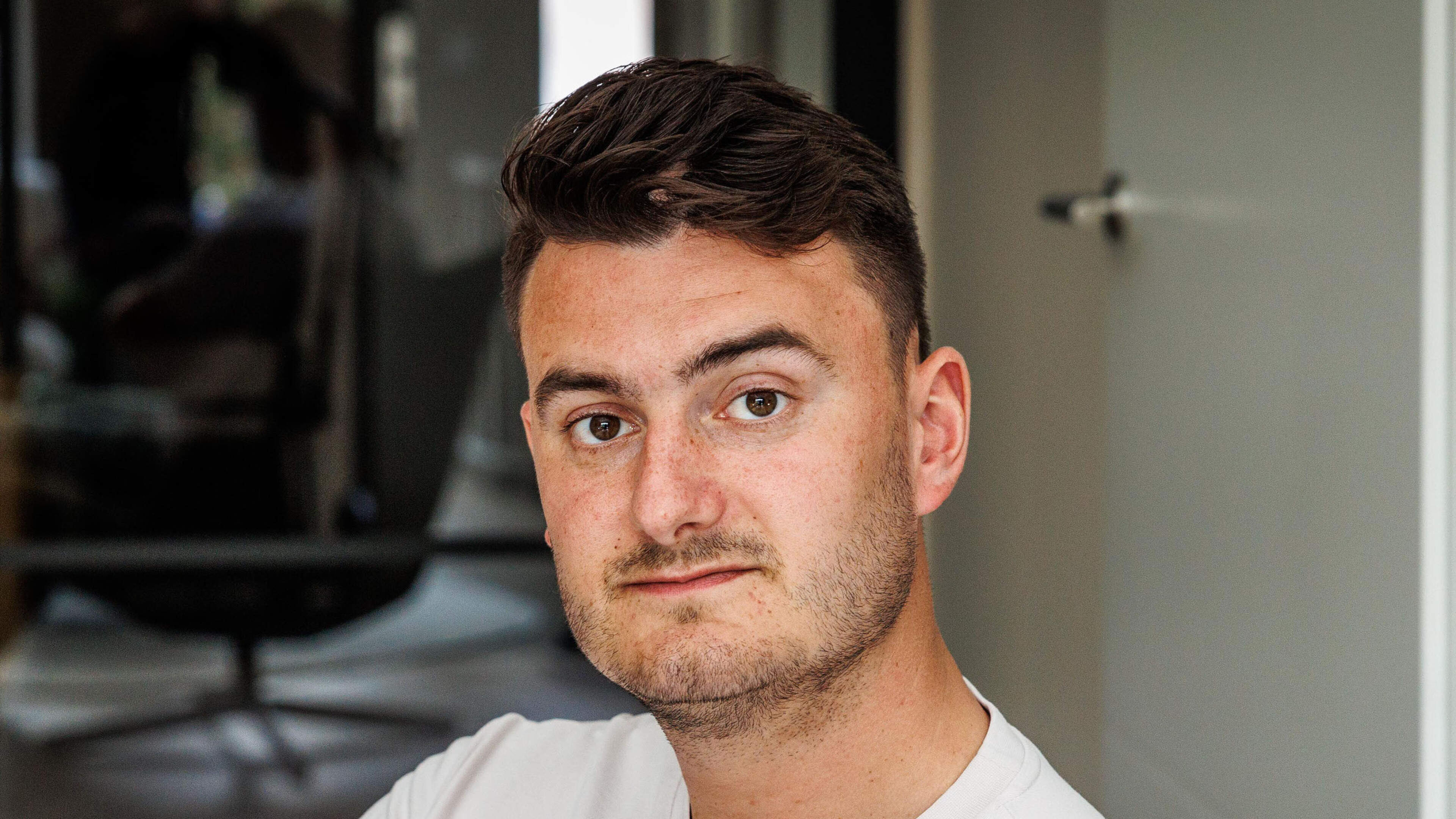 ’Over mijn lijk’-deelnemer Koen (29) loopt marathon ondanks ongeneeslijke hersentumoren: ’Het is me gewoon gelukt’