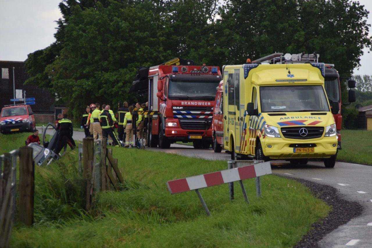 Automobilist komt om in Thesinge