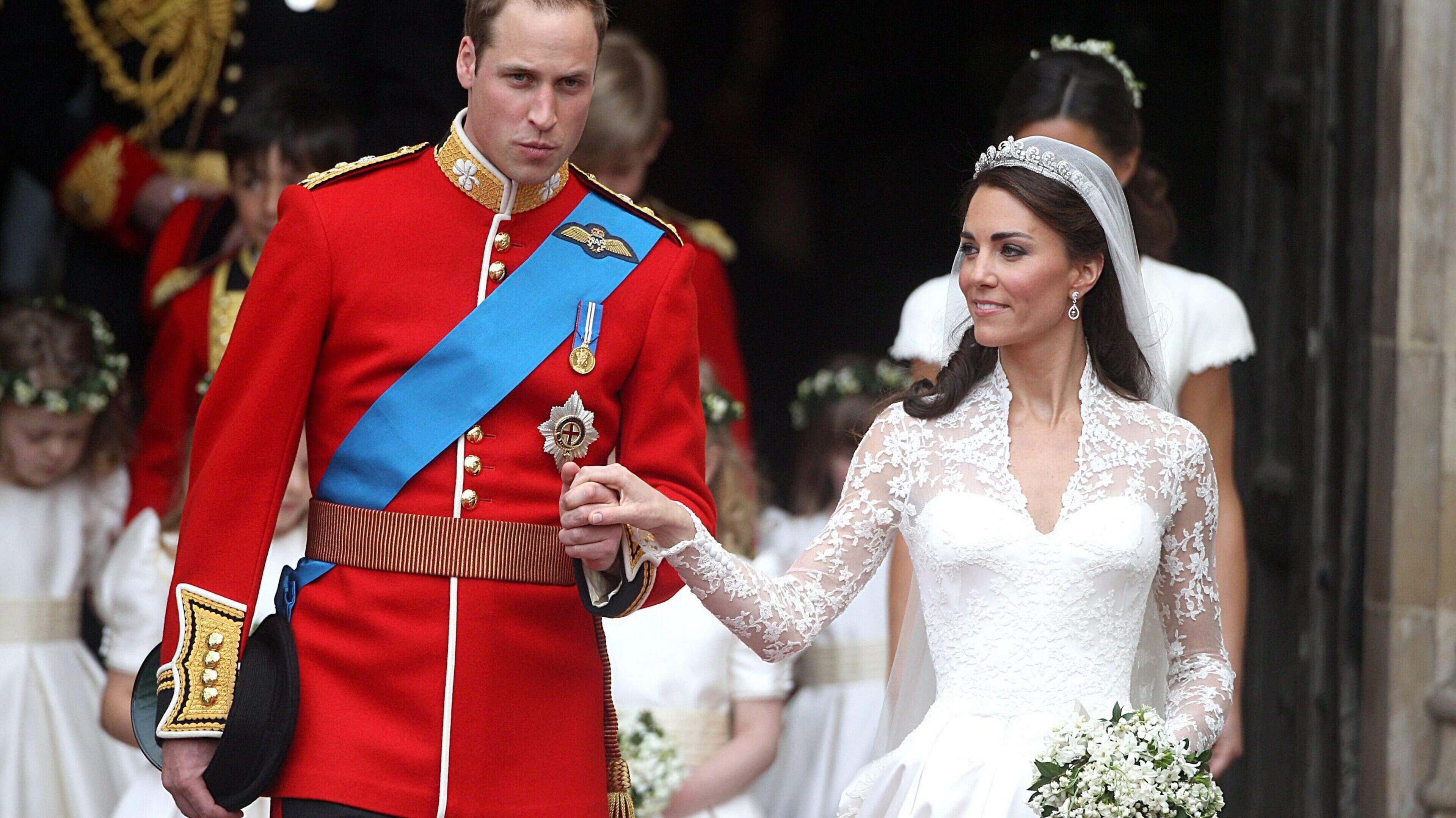 Puntje bruiloftstaart kroonprins William en prinses Catherine moet ruim 1500 euro opleveren bij veiling