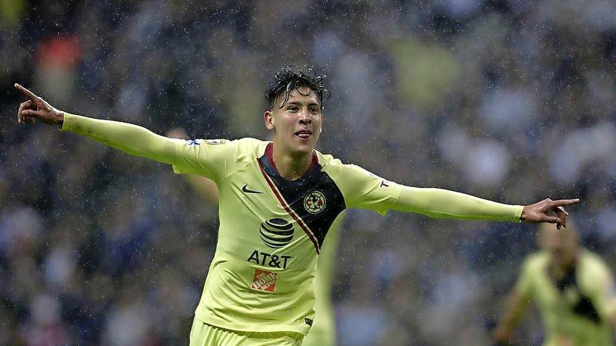 PSV en Ajax azen op Mexicaanse verdediger Alvarez