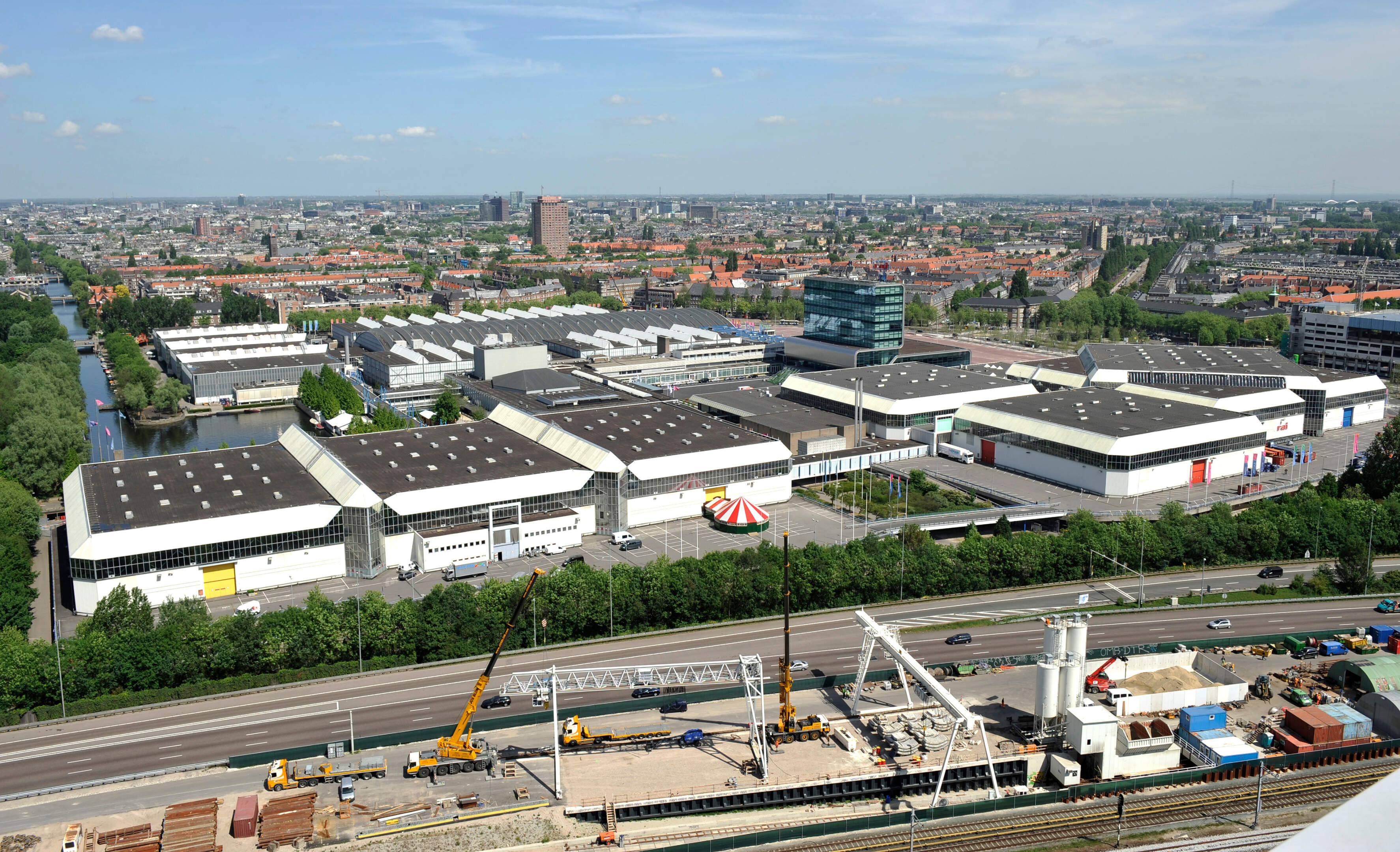 RAI Amsterdam gaat in de verkoop: zeker 1000 woningen op plek beurscomplex