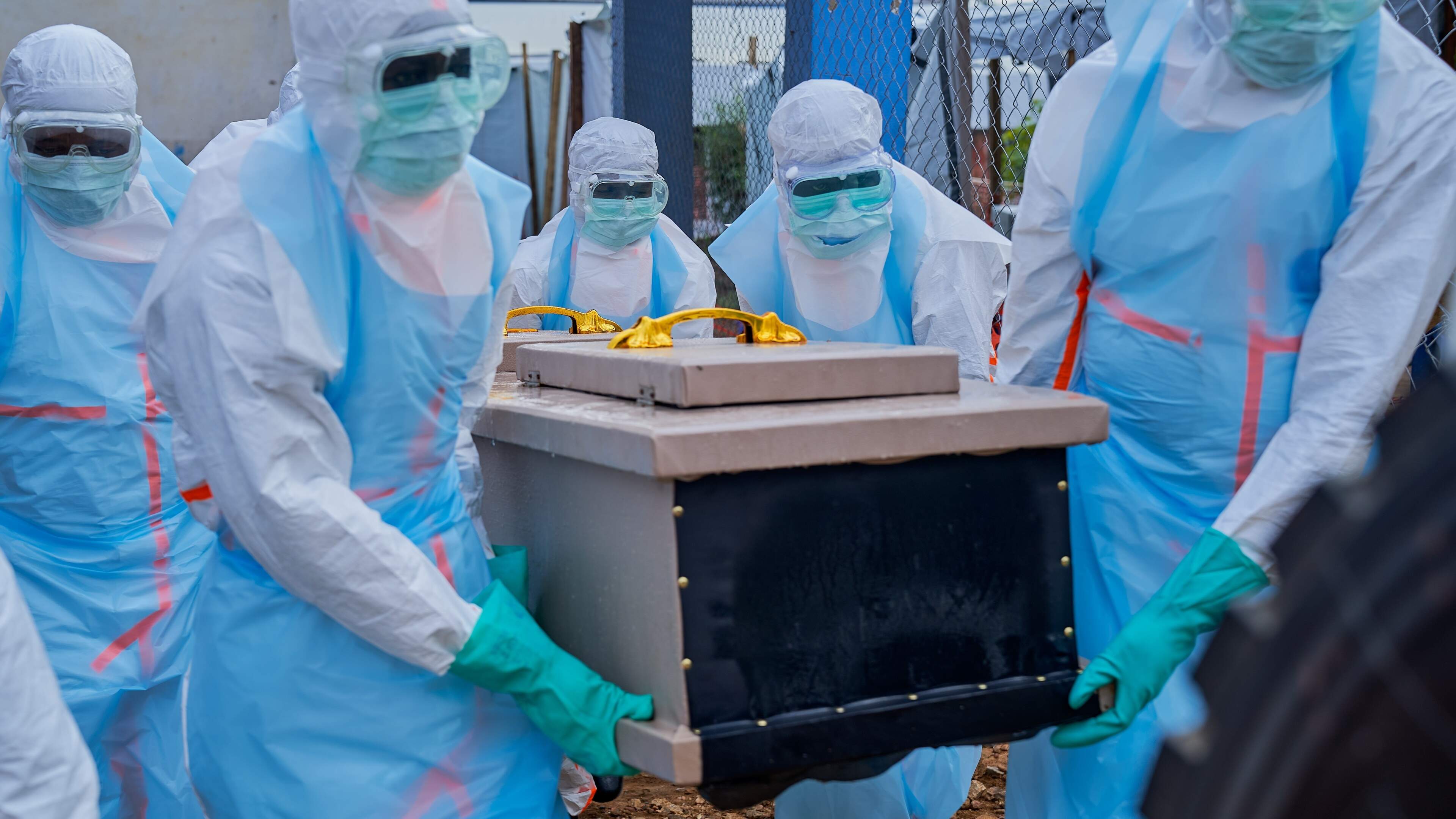 Aantal ebola-doden in Congo over de duizend, Amerikaanse hulpverleners in quarantaine in Kenia
