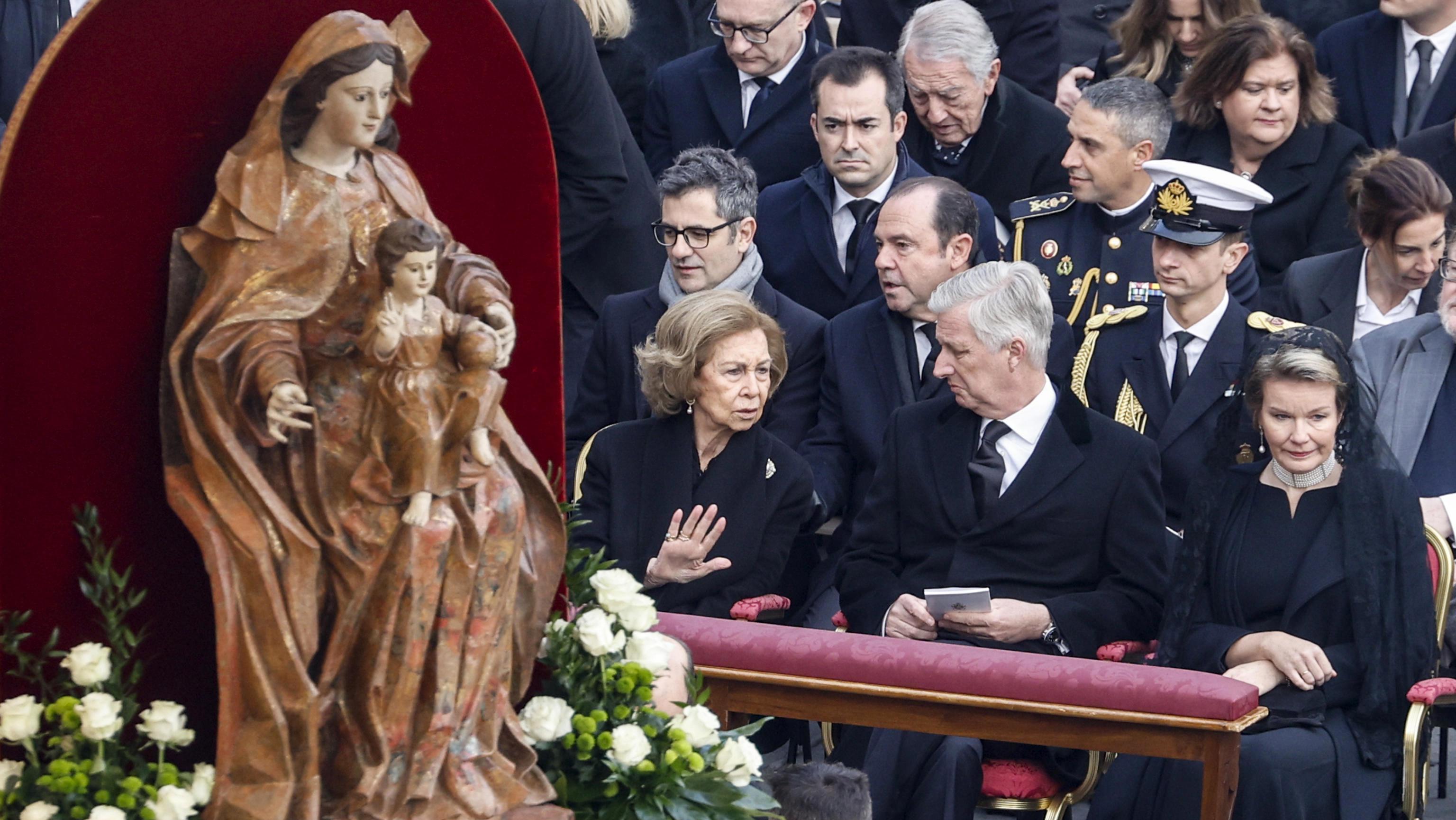 Sofía en Filip aanwezig bij begrafenis emeritus paus Benedictus | De ...