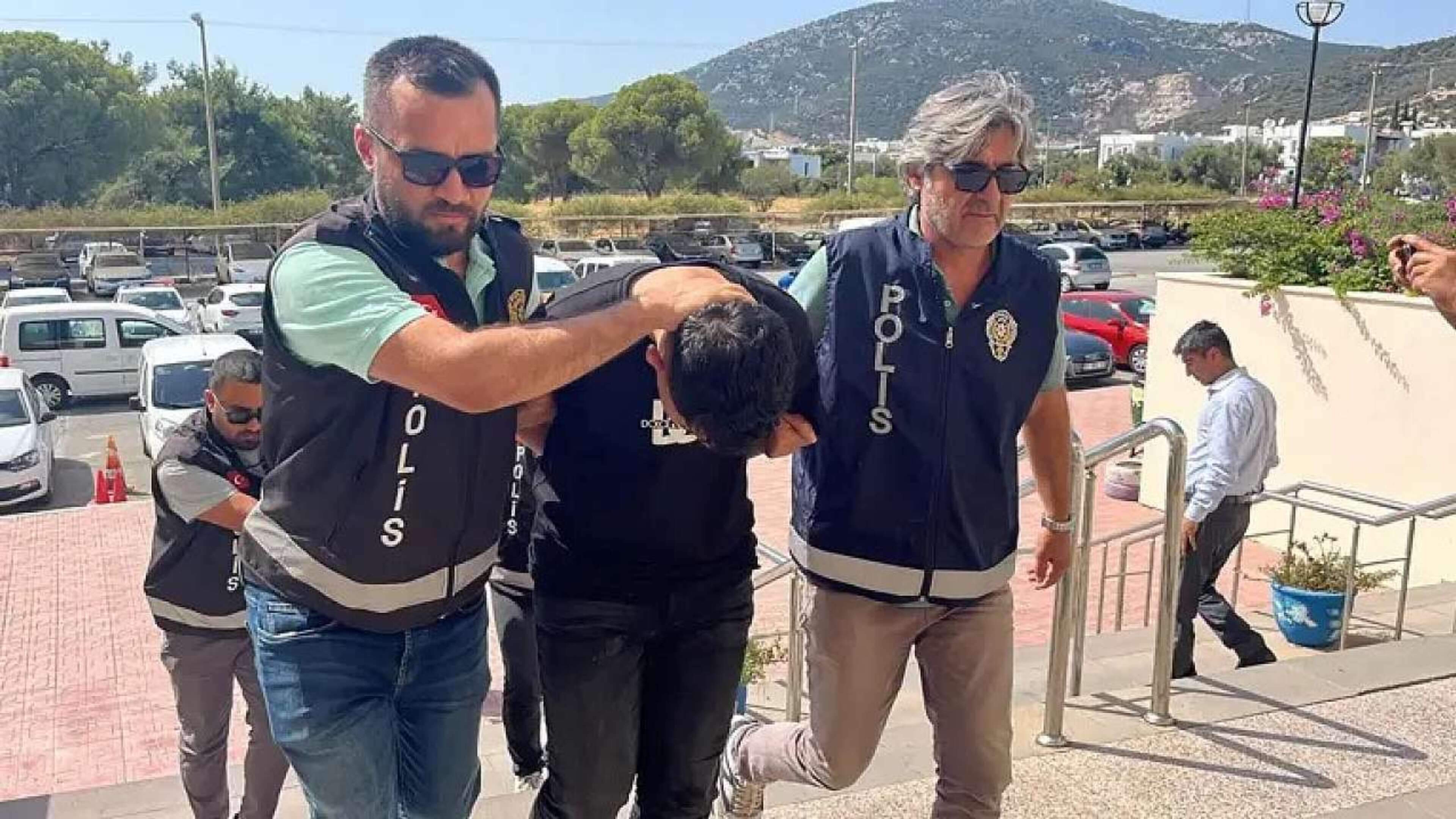 Voortvluchtige Syrische huurmoordenaar Muhammed M. duikt op in Nederland: richtte weerzinwekkend bloedbad aan in Turkse badplaats Bodrum