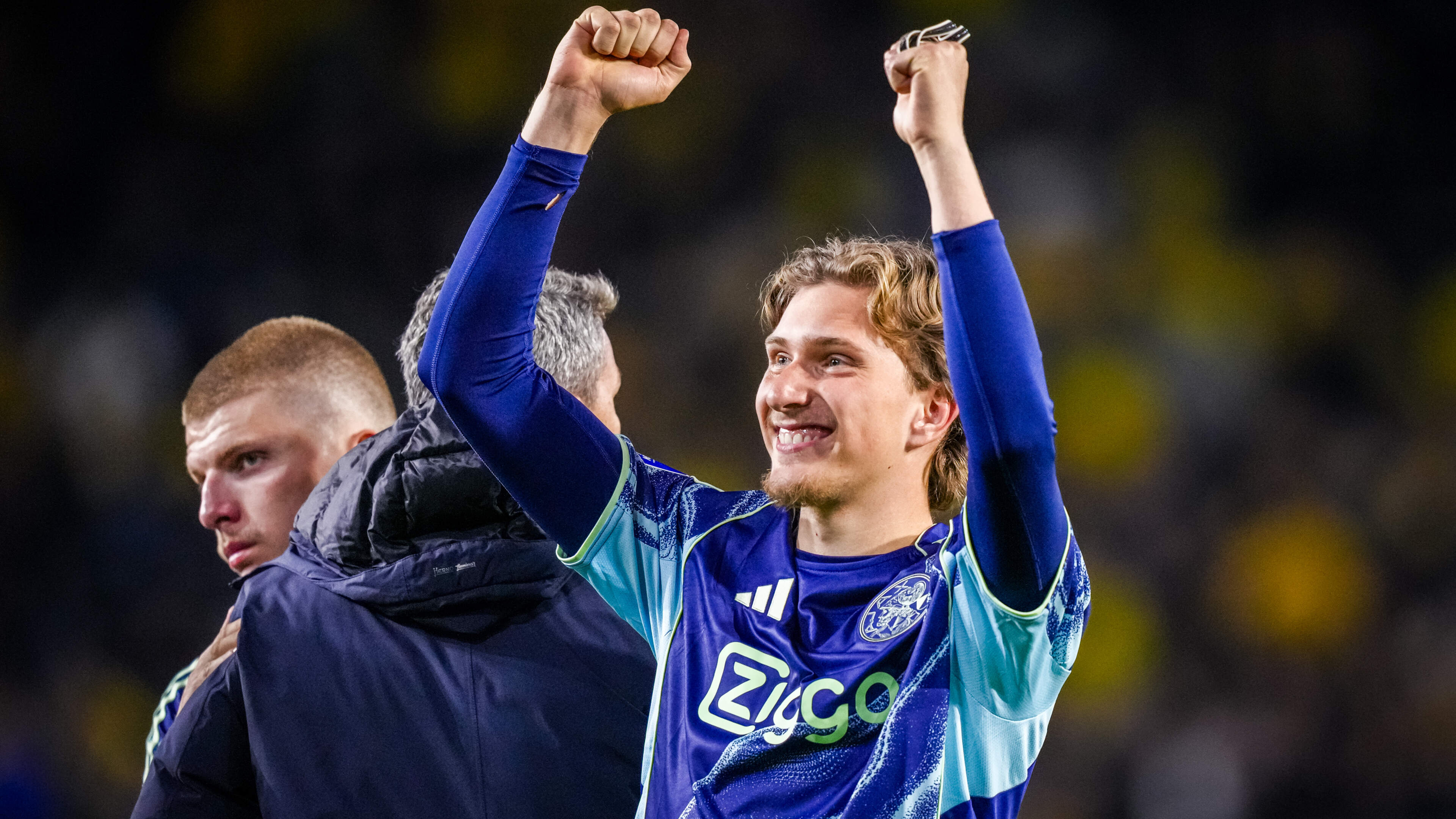 Mika Godts geeft credits aan Gerald Vanenburg en lacht om zijn marktwaarde: ’75 miljoen? Ja, prima!’