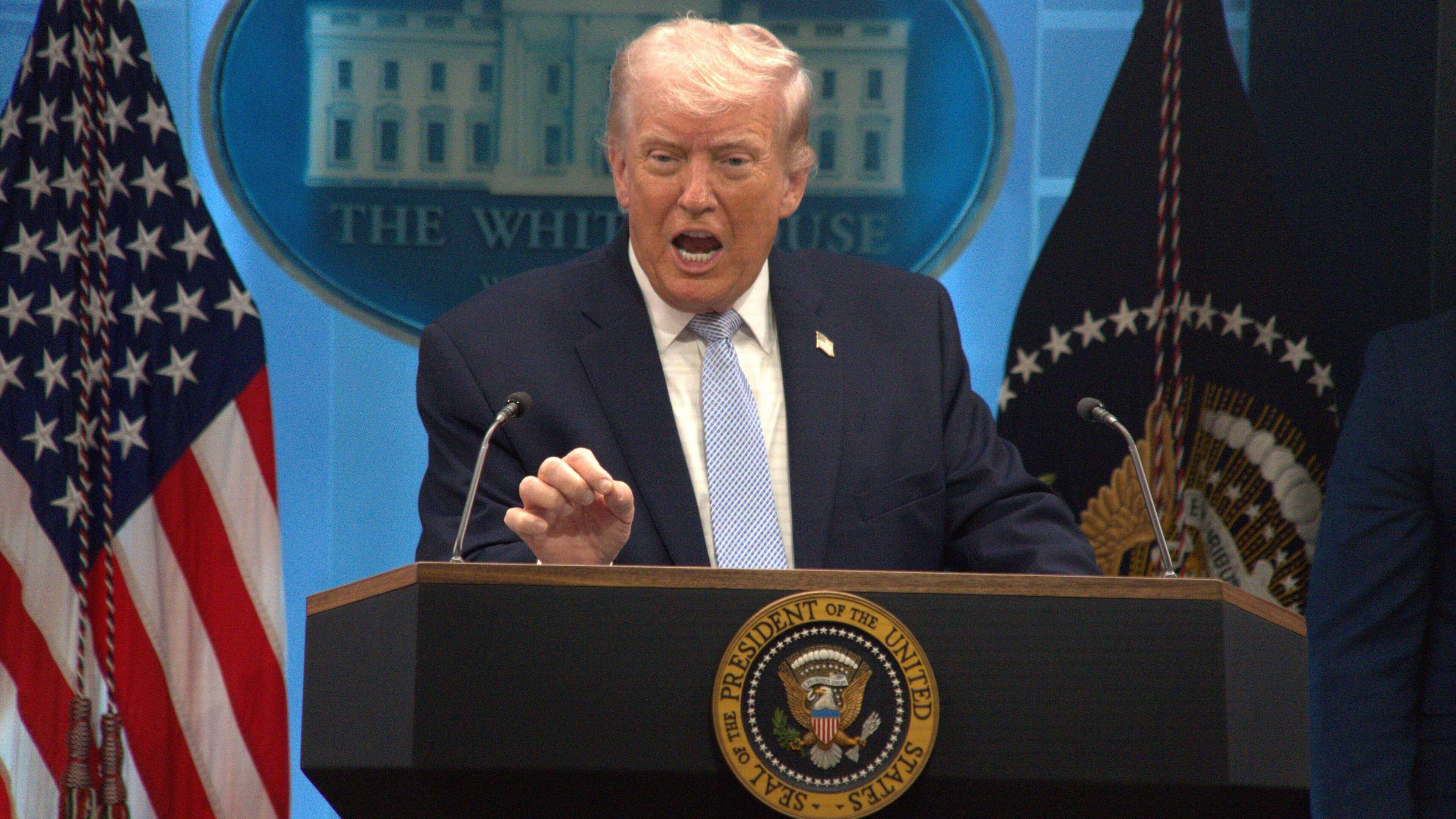 LIVE | Trump zegt dat Iran ’zeer slecht werk’ levert bij het doorlaten van tankers door Straat van Hormuz