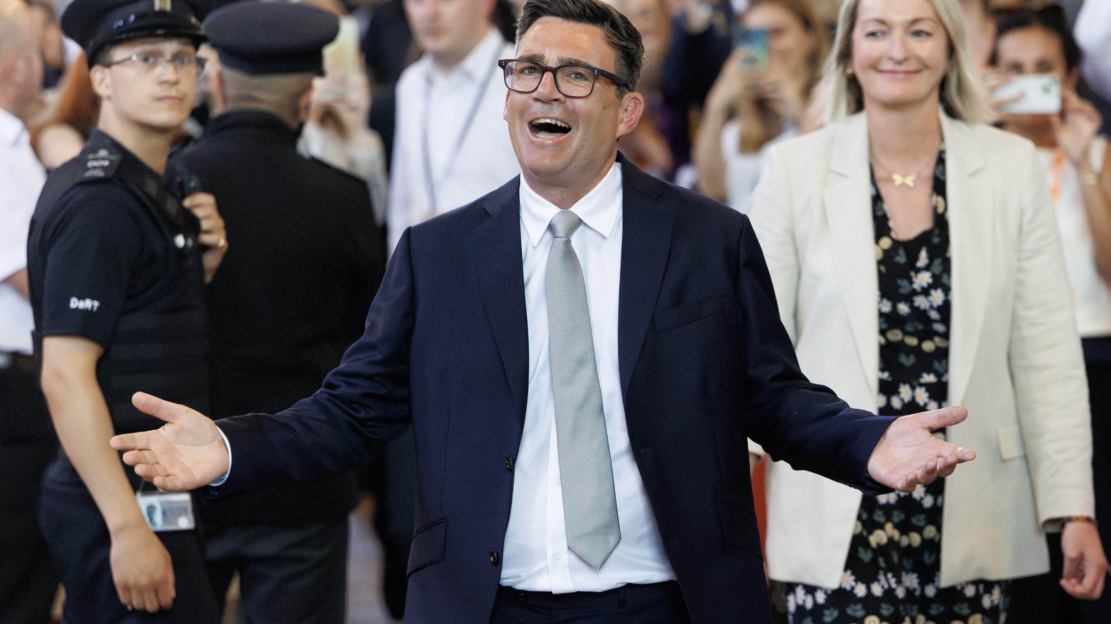 Premier Starmer lijkt alweer vergeten, alle ogen gericht op gedoodverfde opvolger Burnham