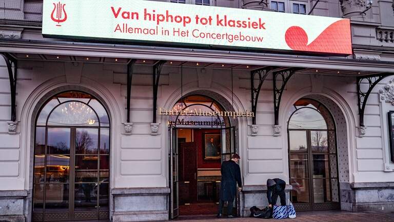 Het Koninklijk Concertgebouw aan het Museumplein in Amsterdam. 