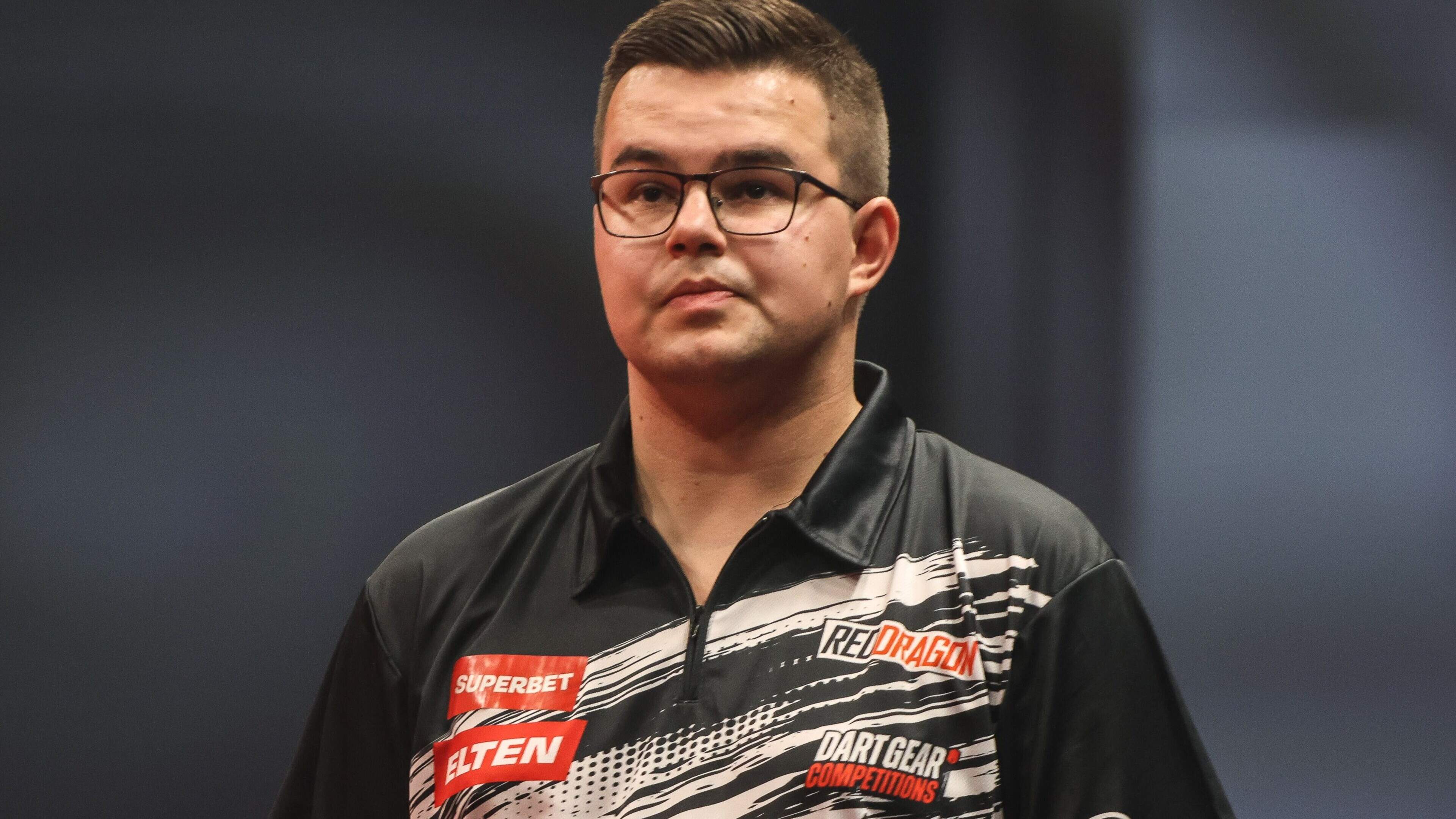 Gian van Veen direct uitgeschakeld in Duitsland, simpele zege Michael van Gerwen