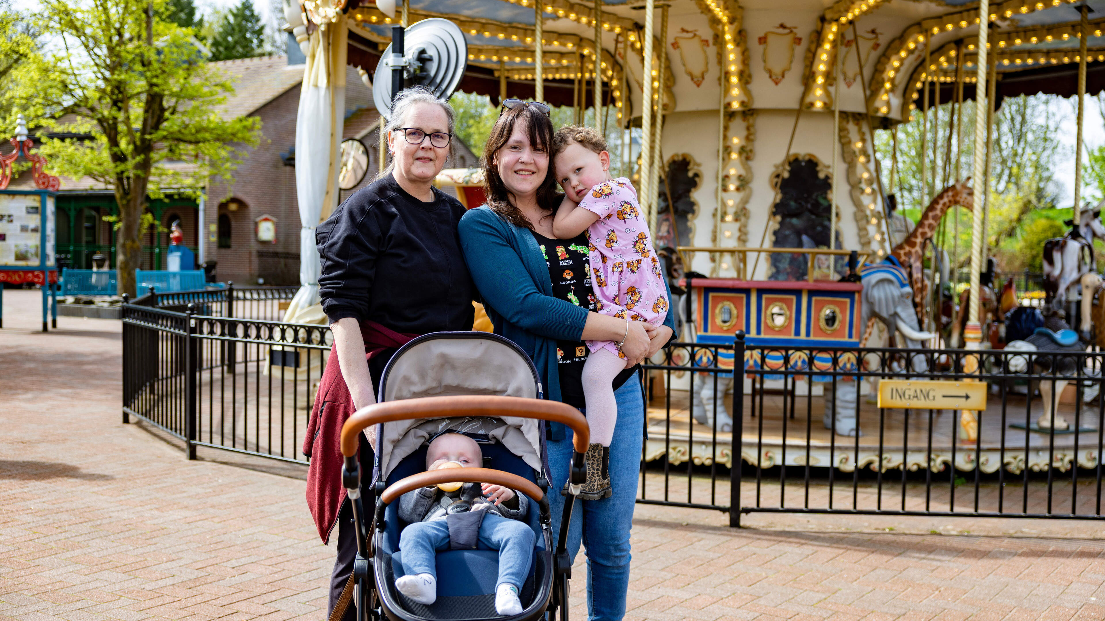 Gezin betaalt zich blauw in pretparken aan entree en parkeerkosten, maar het kan ook dichtbij én betaalbaar
