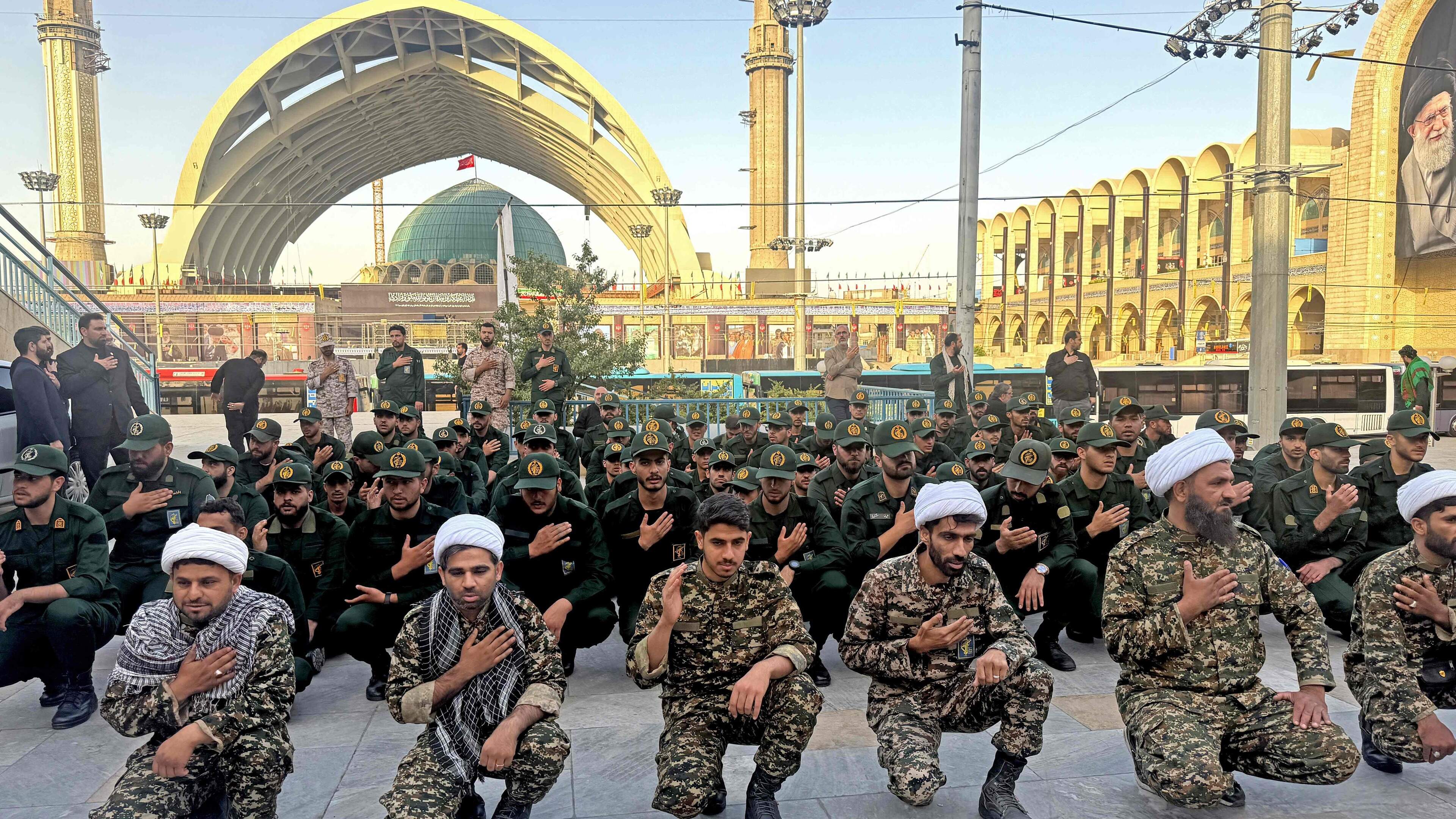Ayatollah-opvolger Mojtaba Khamenei op Israëls dodenlijst: waagt hij zich op begrafenis vader?