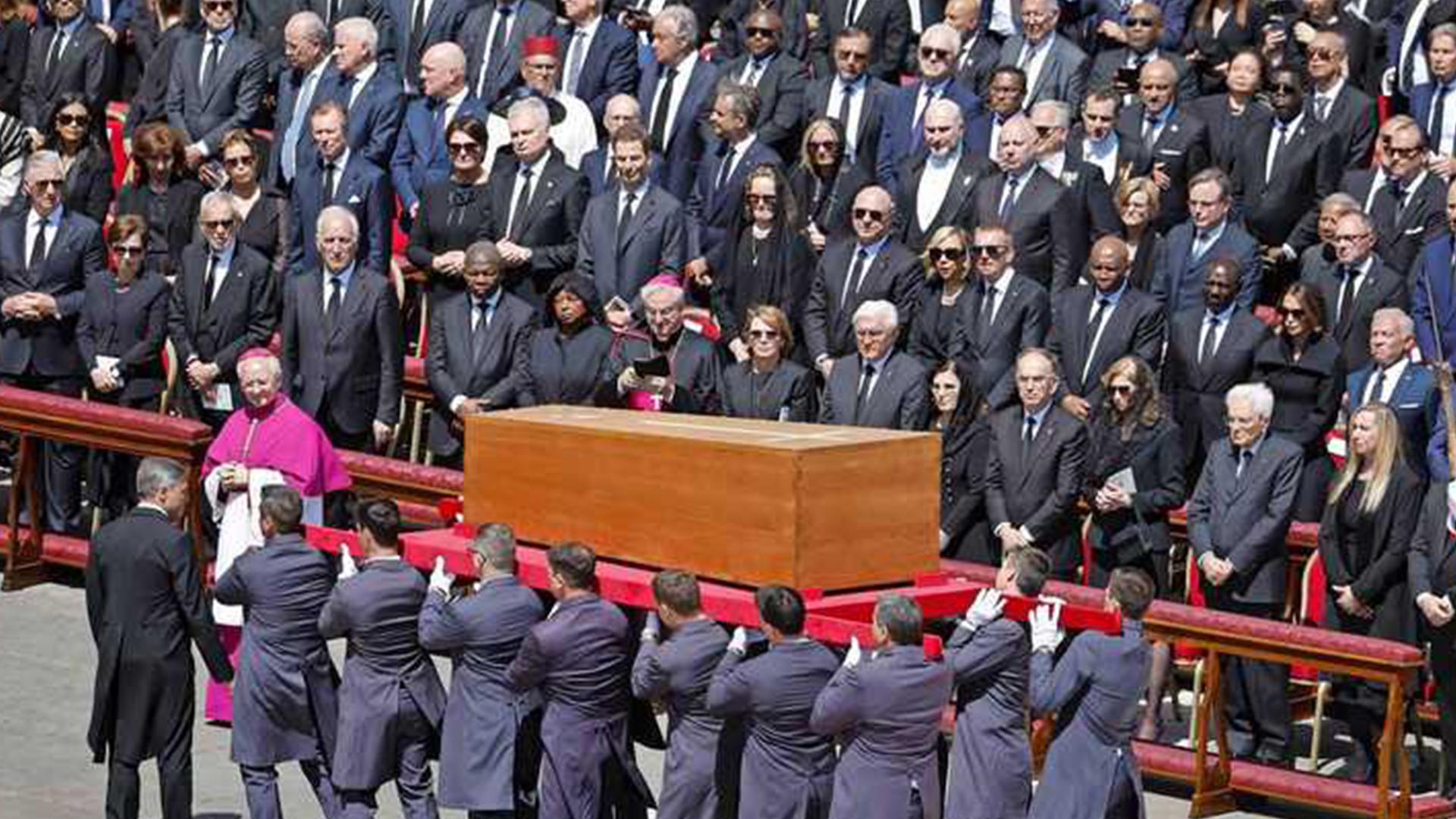 Dit was het afscheid van paus Franciscus | De Telegraaf