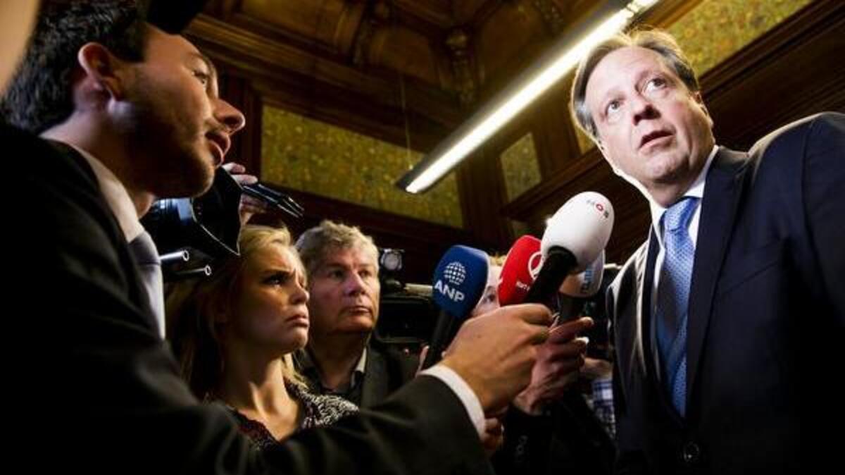 200 aangiftes tegen Pechtold om gift | De Telegraaf
