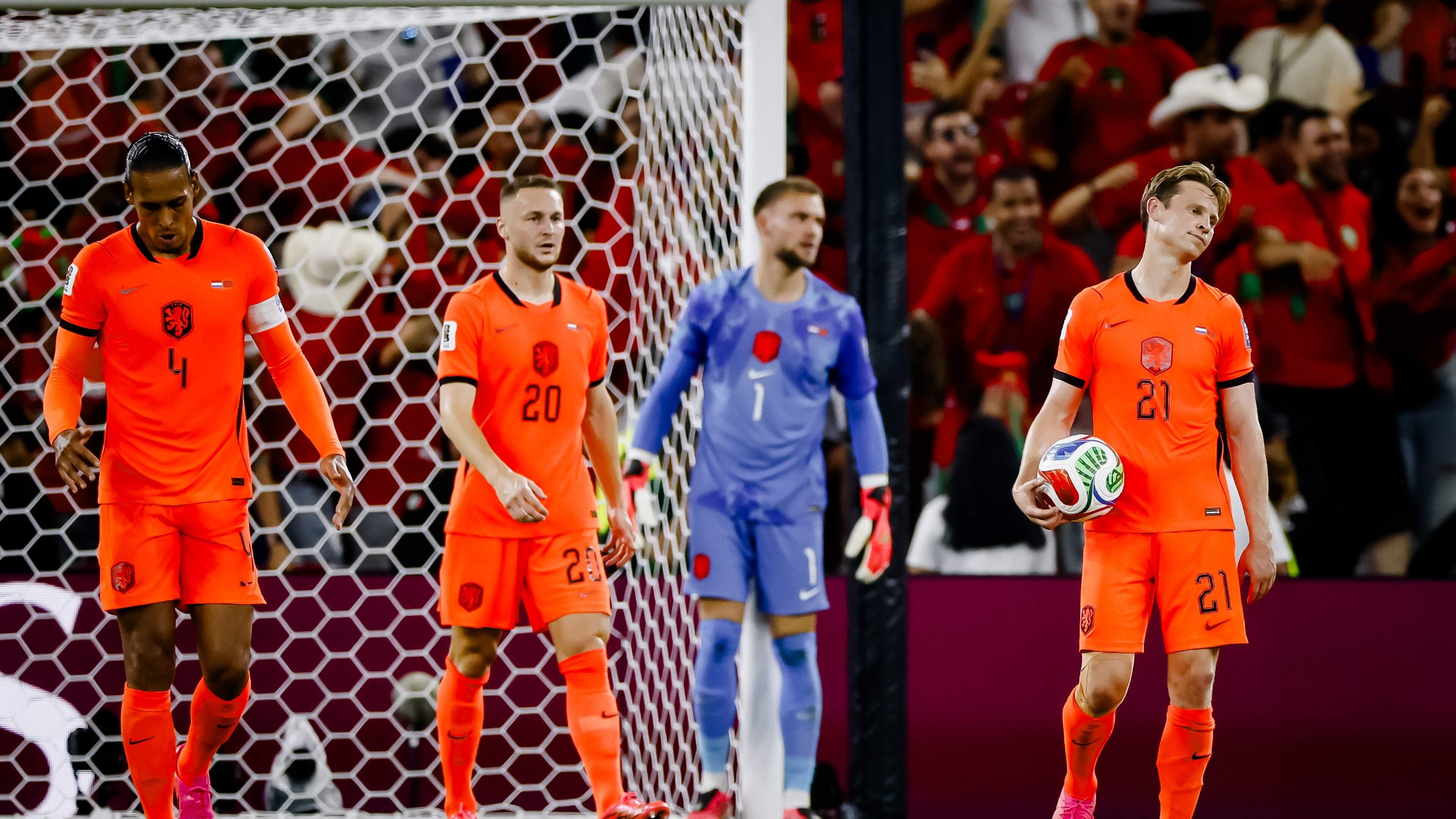 Nederlands elftal klaar op WK: Marokko schakelt Oranje uit via strafschoppen