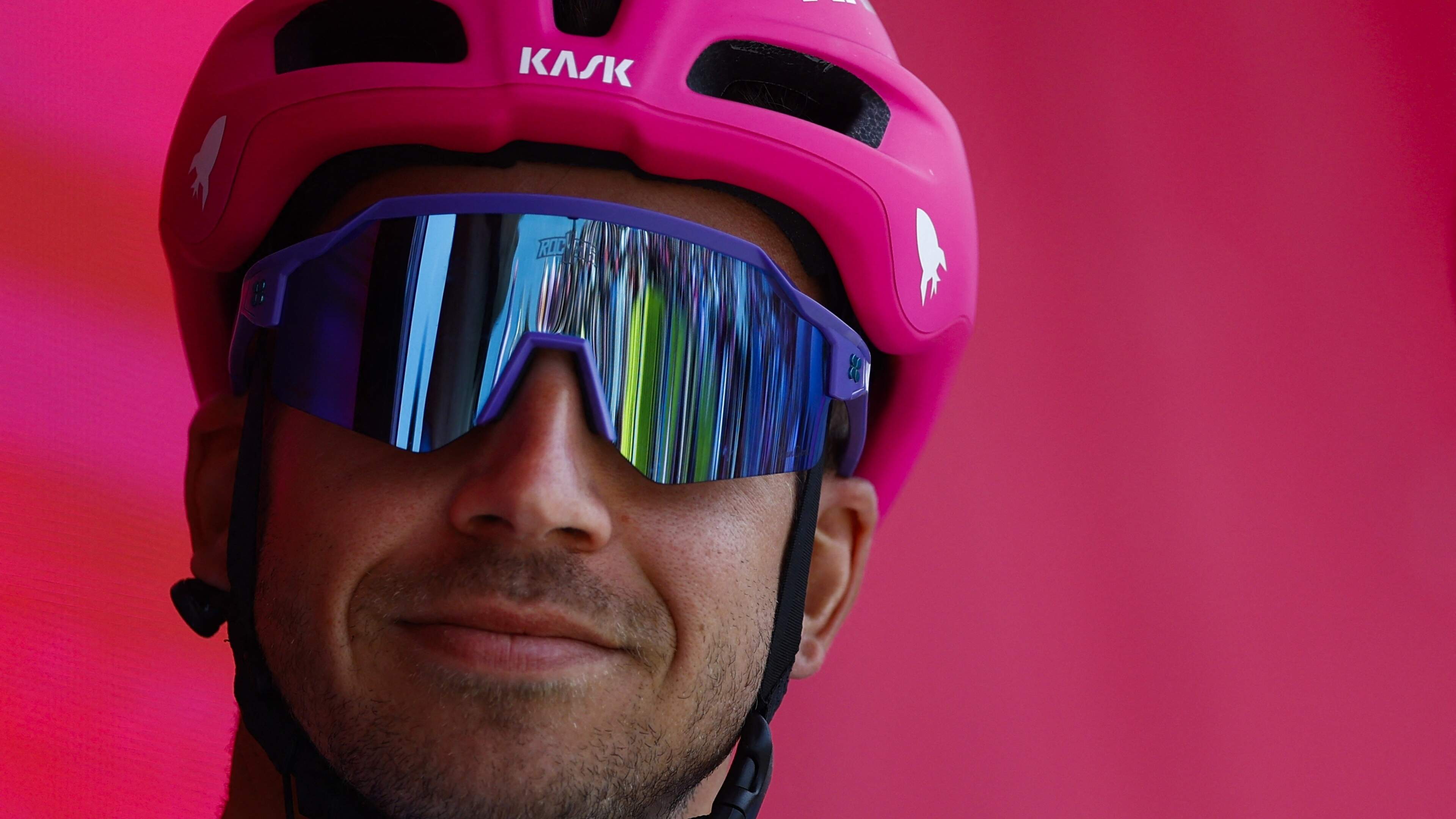 LIVE Giro d’Italia: overleeft Dylan Groenewegen de langste etappe op de dag na valpartij?