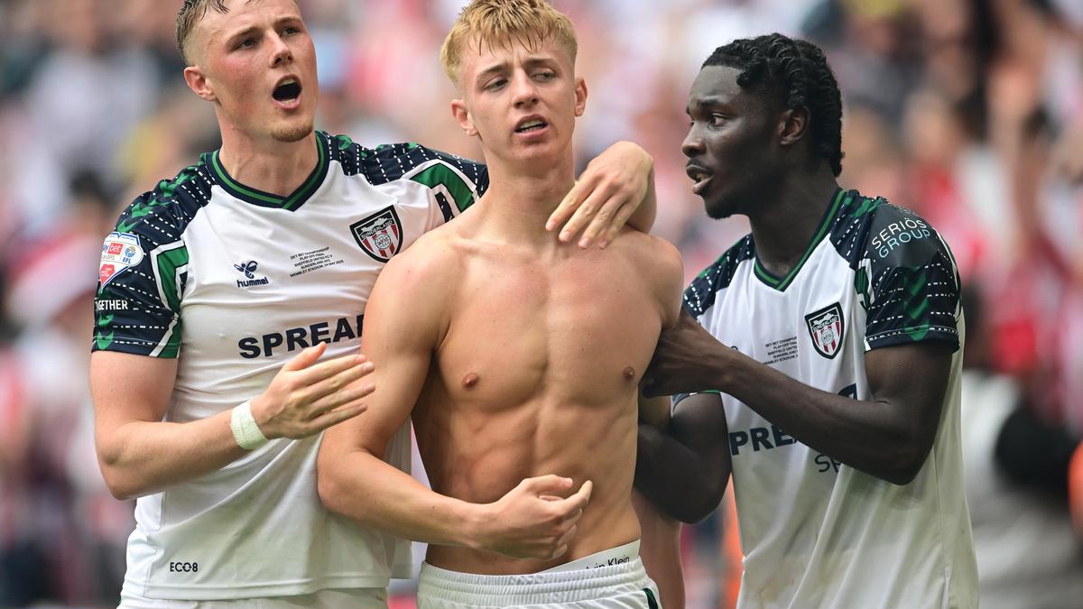 Ajax-aanvoerder Jordan Henderson ziet jeugdliefde Sunderland promoveren naar Premier League