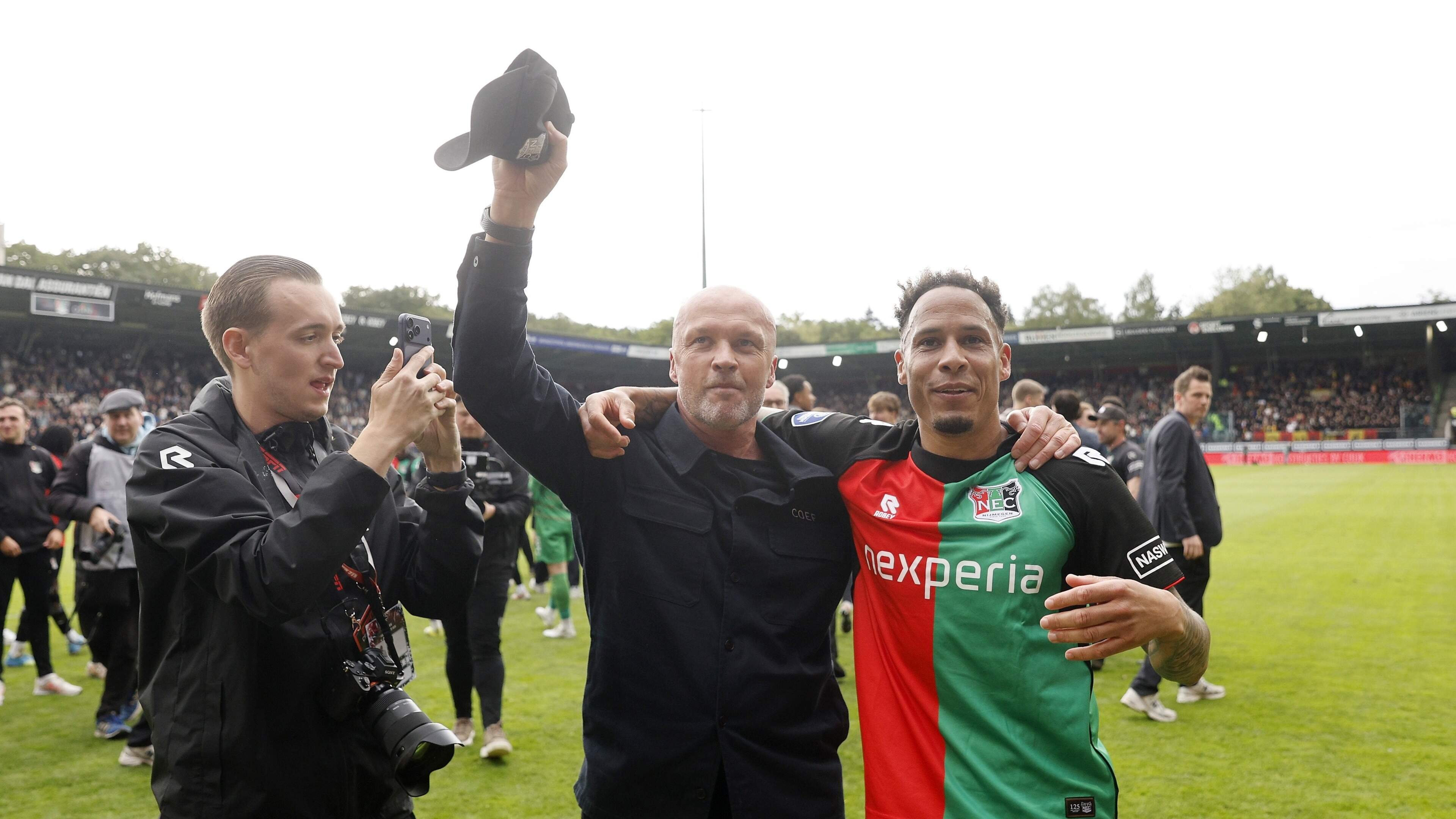 Emoties bij Dick Schreuder na unieke prestatie NEC in Eredivisie: ’Ik nam even een momentje voor mezelf’