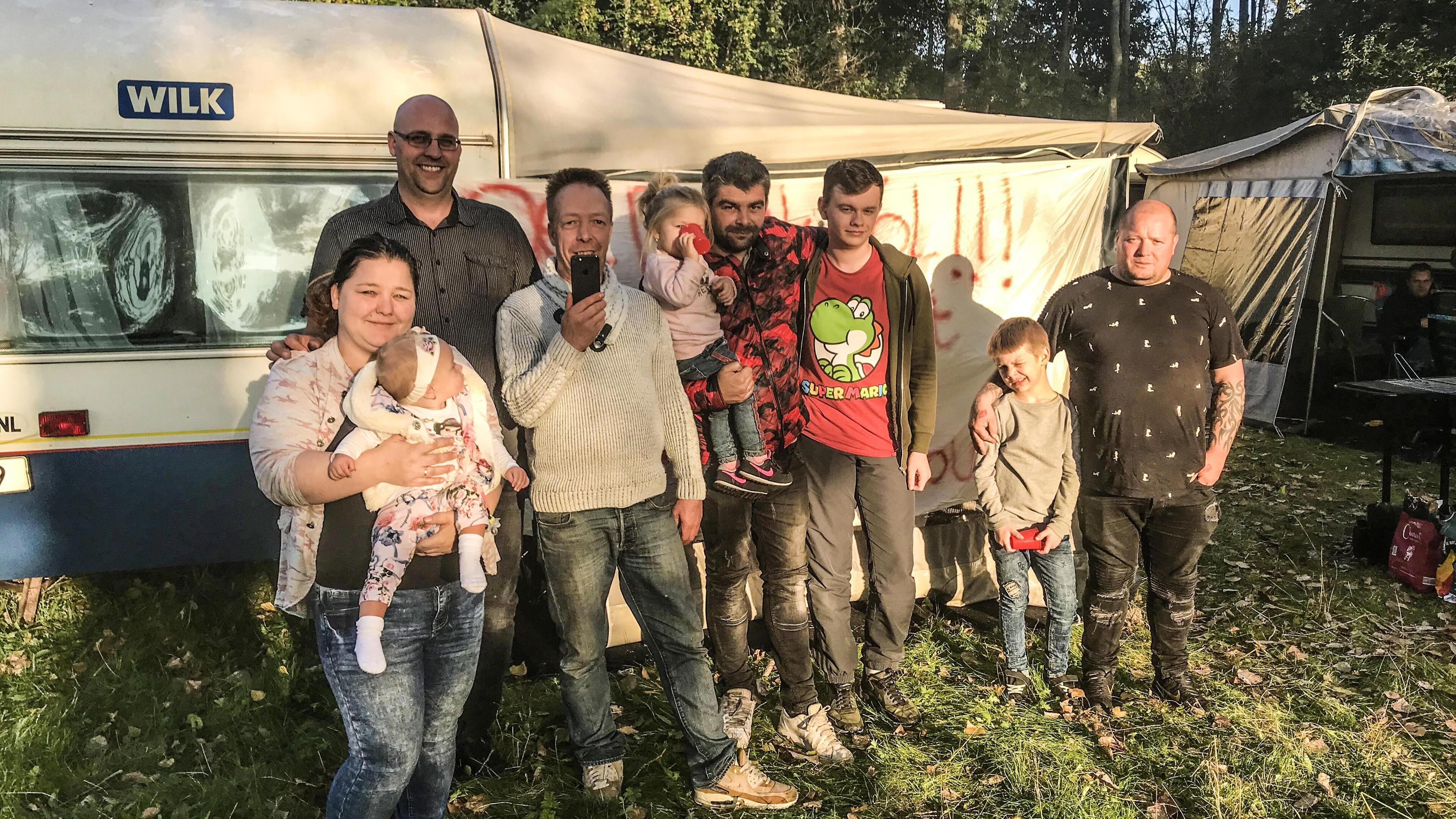 Woonwagenbewoners bezetten grond en eisen kamp terug