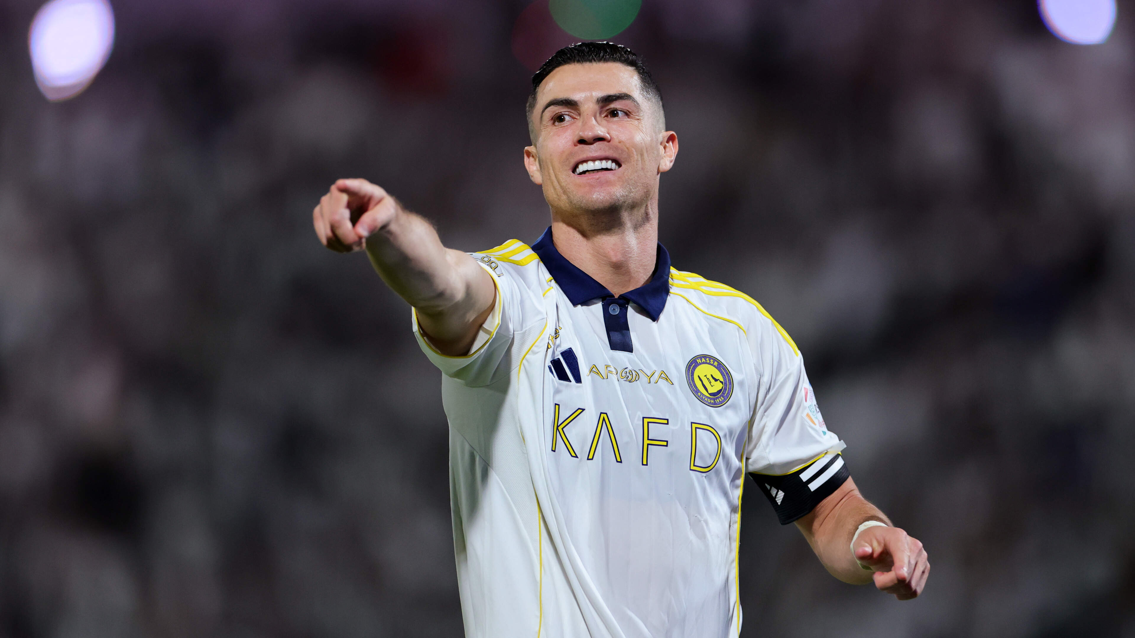 Al Nassr na masterclass Joao Felix stap dichter bij titel: dansende Cristiano Ronaldo reageert opvallend op fans die ’Messi’ scanderen