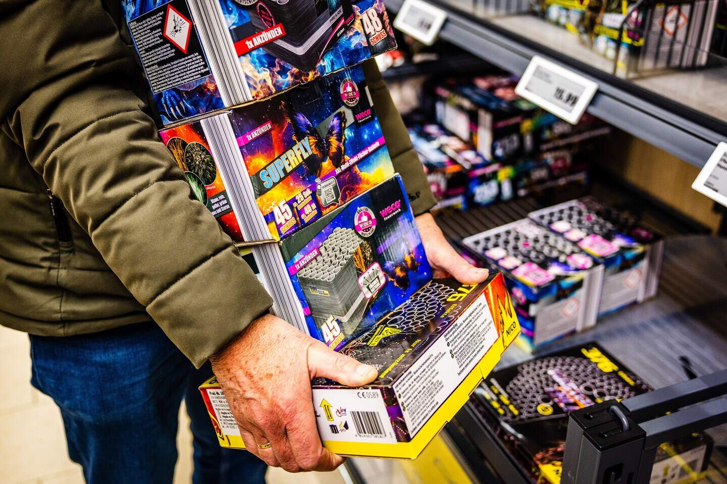 Net over de grens in Duitsland blijft vuurwerk te koop.