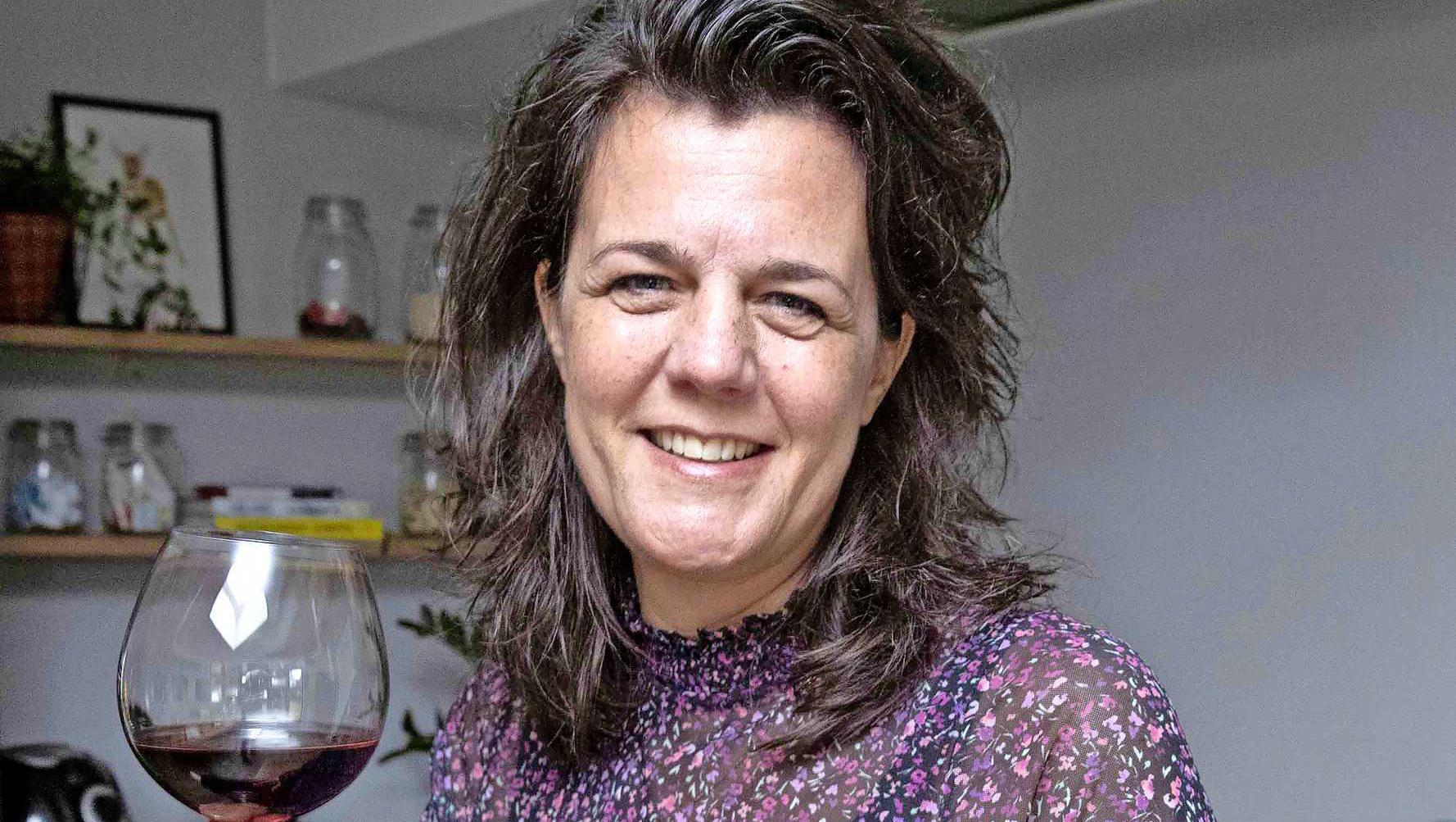 Mathilda’s (49) goede voornemen is om verliefd te worden in 2022 | De ...