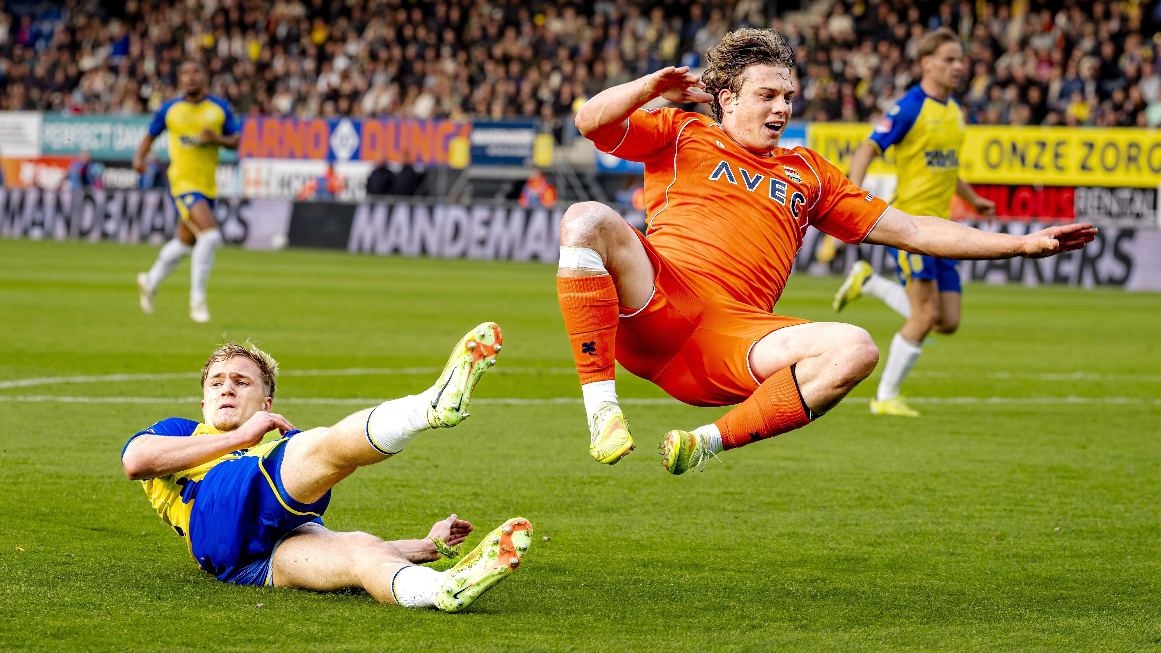 LIVE play-offs: RKC Waalwijk en Willem II rusten in evenwicht in Brabantse burenruzie