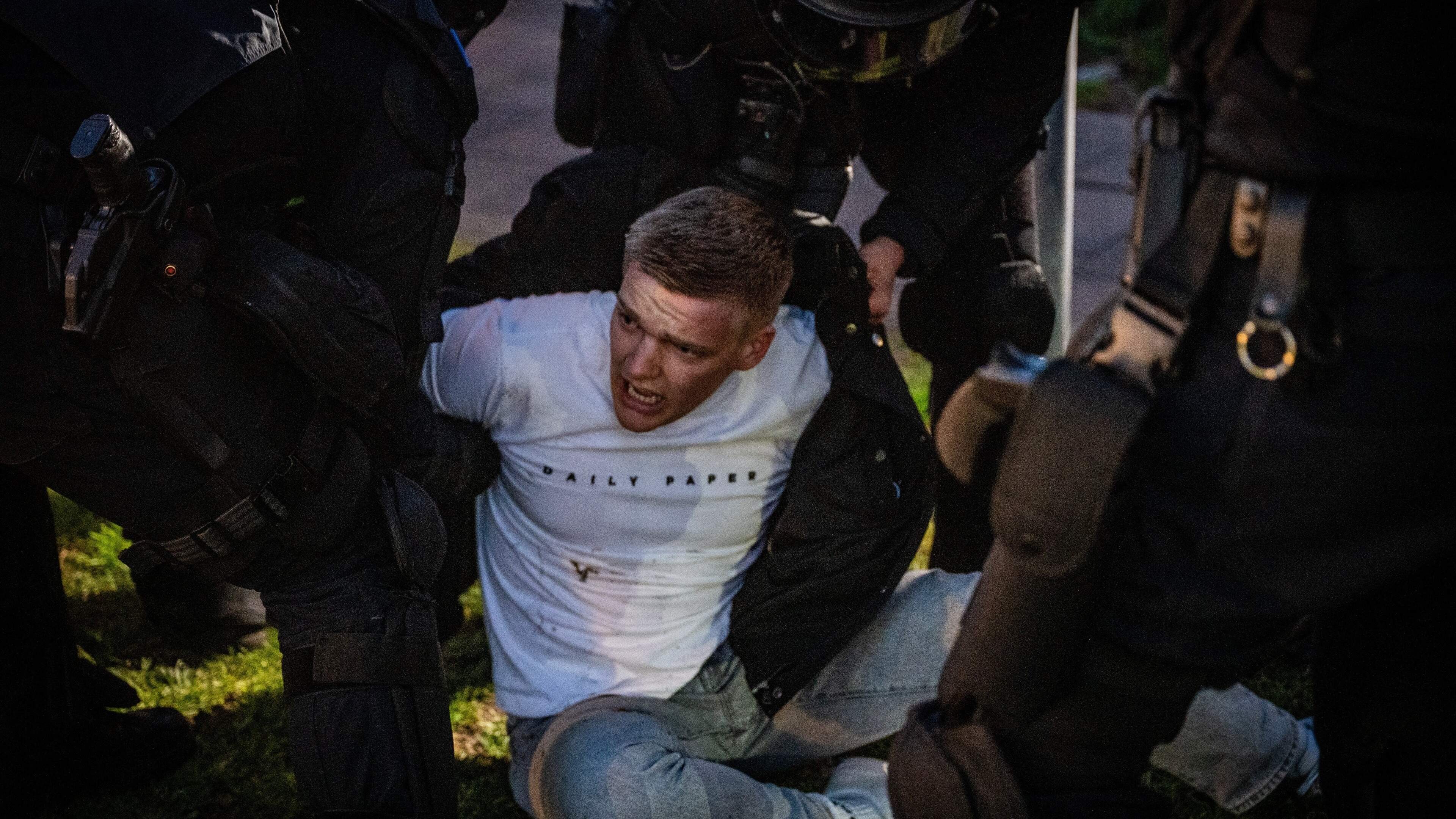 Grote zorgen in politiek over massale azc-protesten: vrees dat onrust alleen maar toeneemt door roekeloos COA en dwangwet