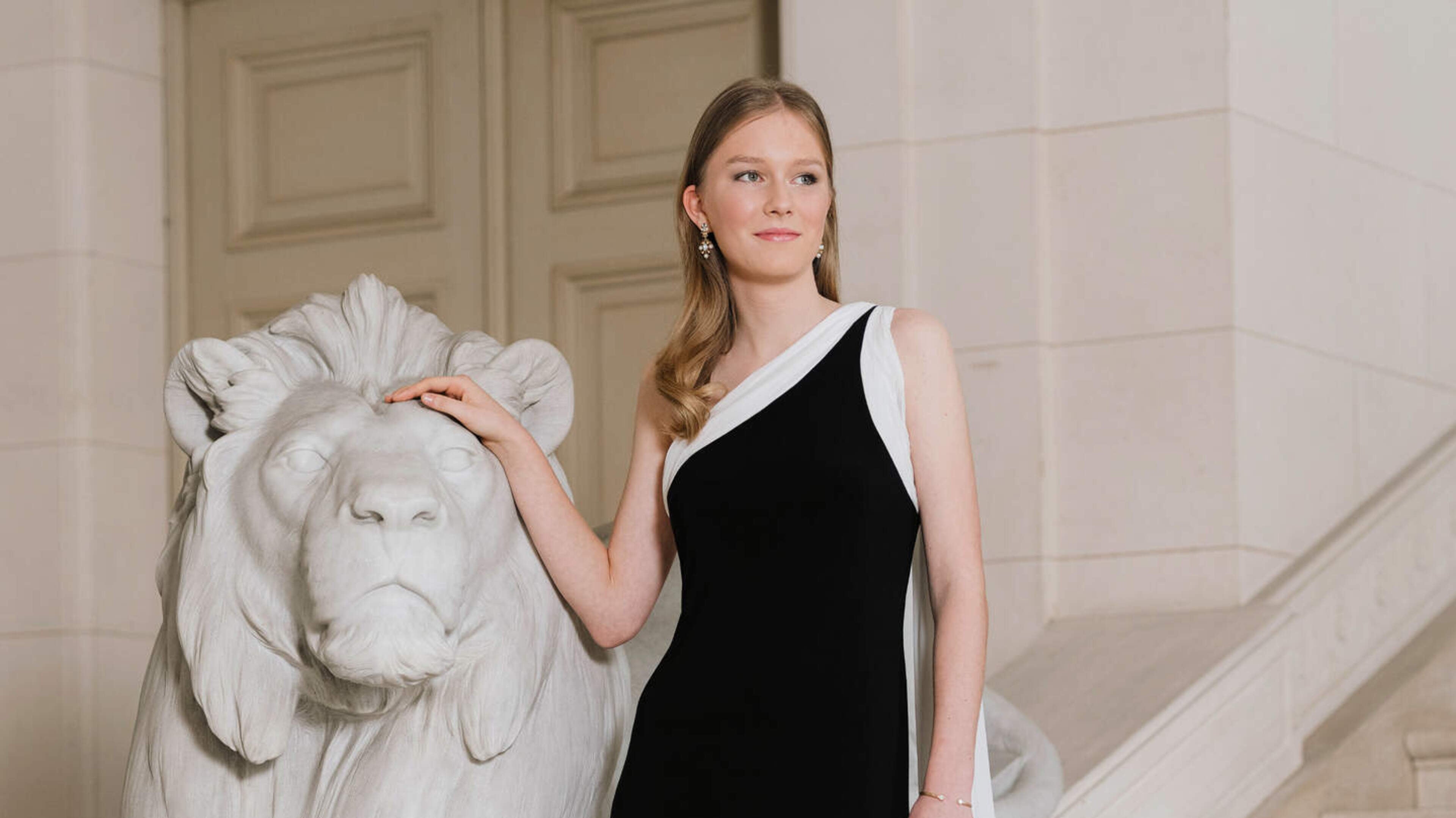 Belgische prinses Eléonore (18) gaat studeren in Utrecht: ’Stelt zelf studieprogramma samen’