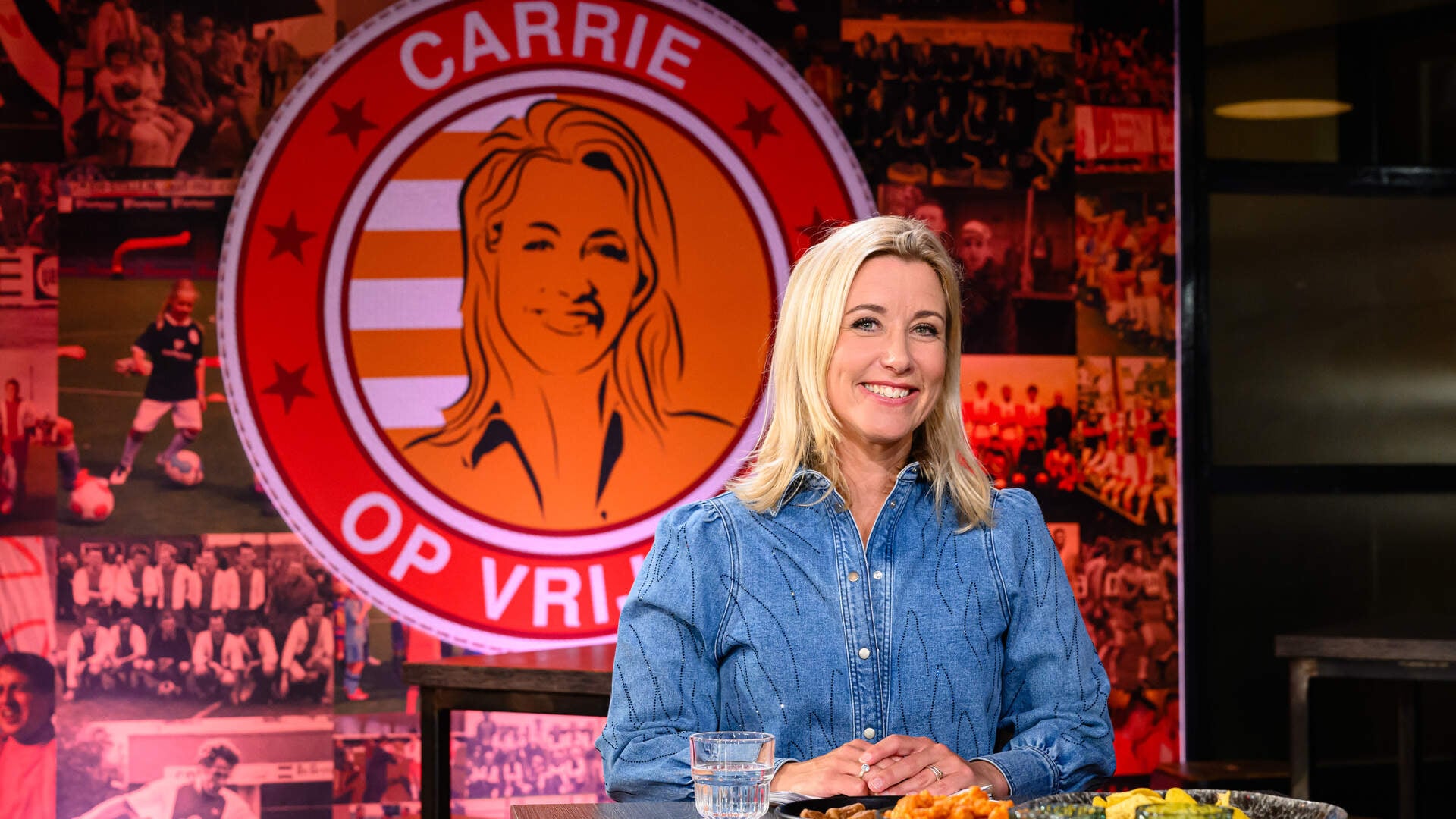 Uitzending 'Carrie op vrijdag' in allerijl offline gehaald: 'Gast Peter van den Heuvel blijkt betrokken bij omkoping en misbruik' | De Telegraaf