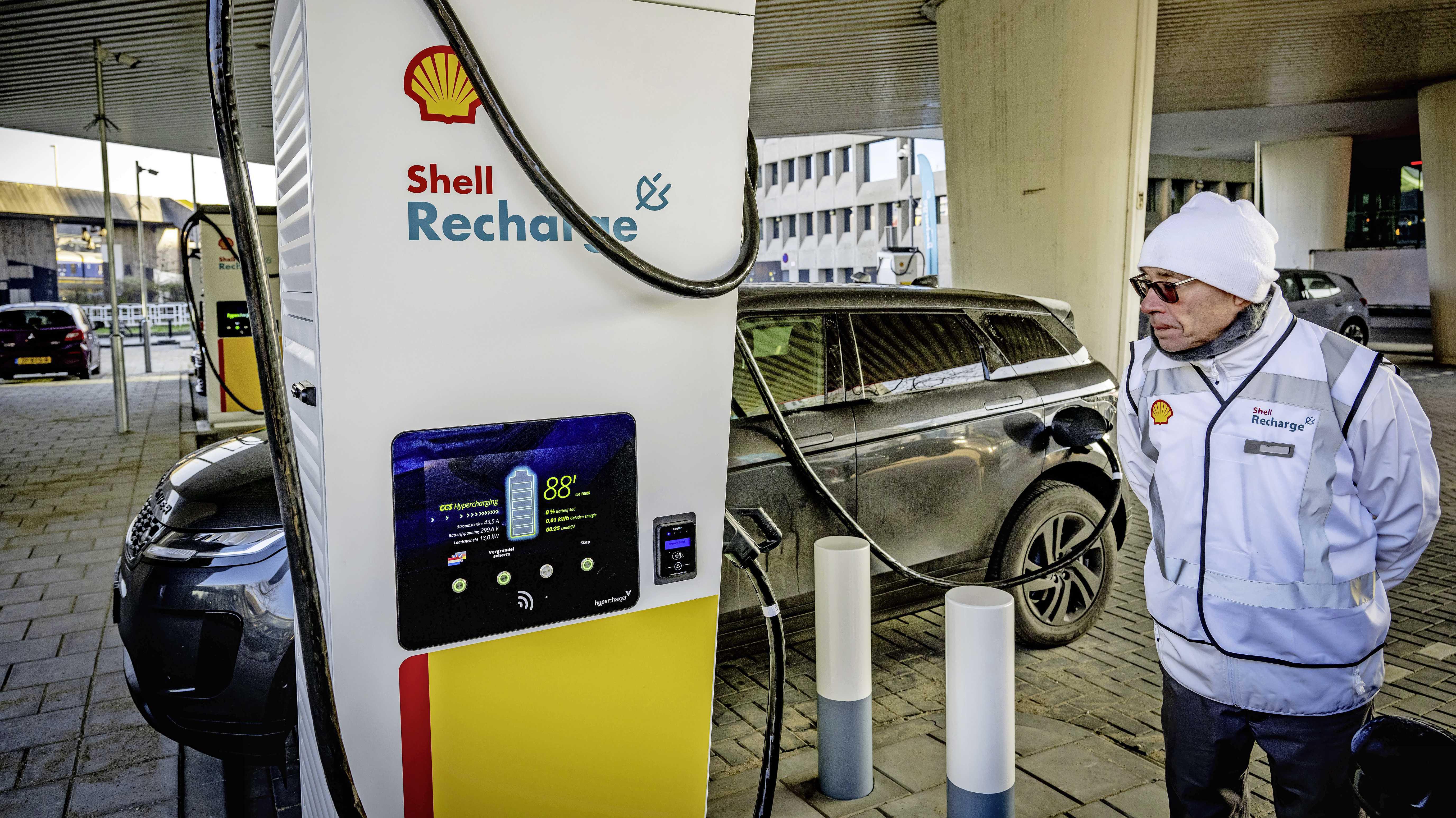 Shell Lager Shell: eigen CO2-uitstoot 30% lager dan in 2016 | De Telegraaf