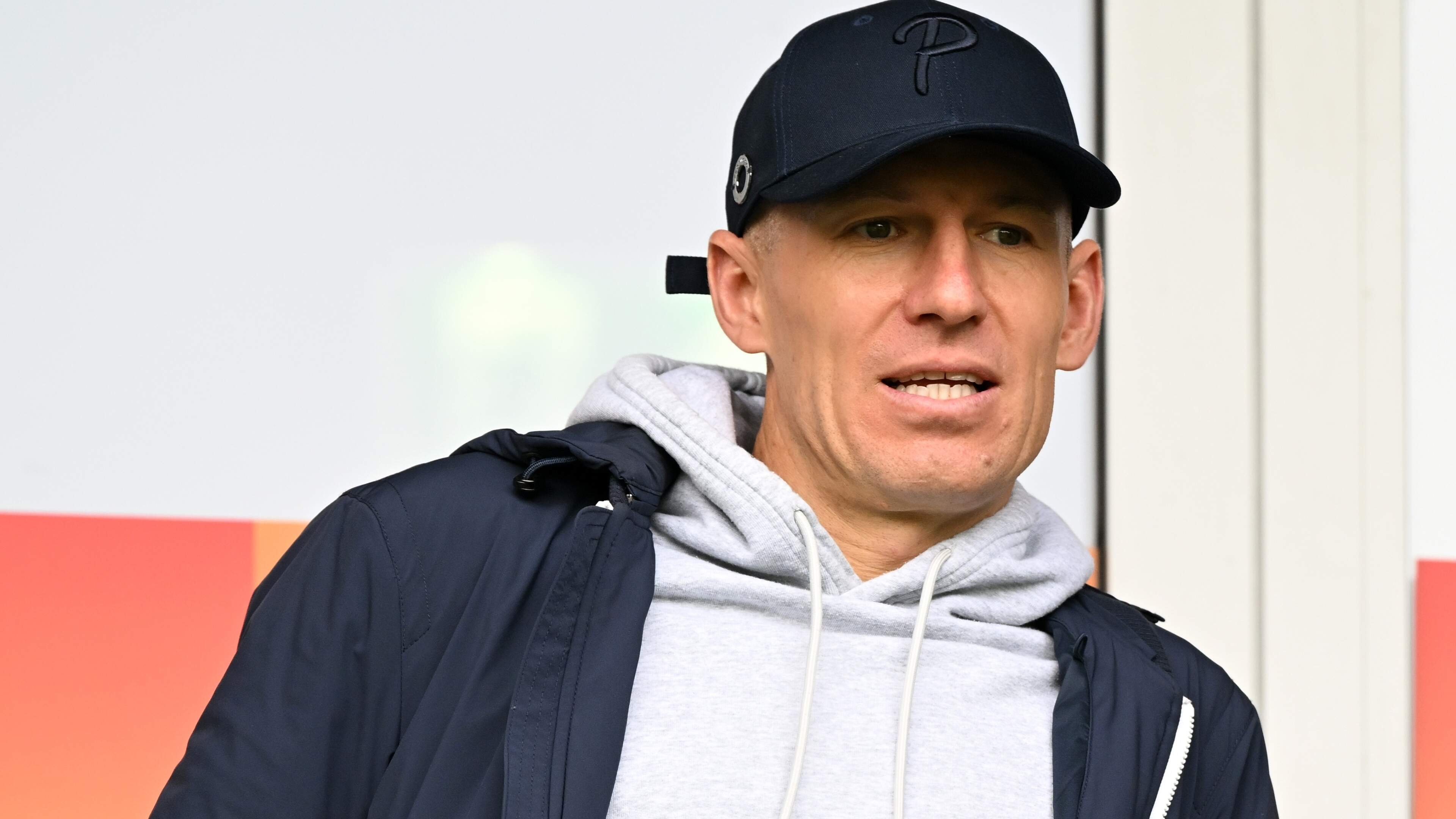 FC Groningen reageert op akkefietje tussen Robben en Wilfred Genee: ’Arjen heeft scheidsrechter niet onheus bejegend’