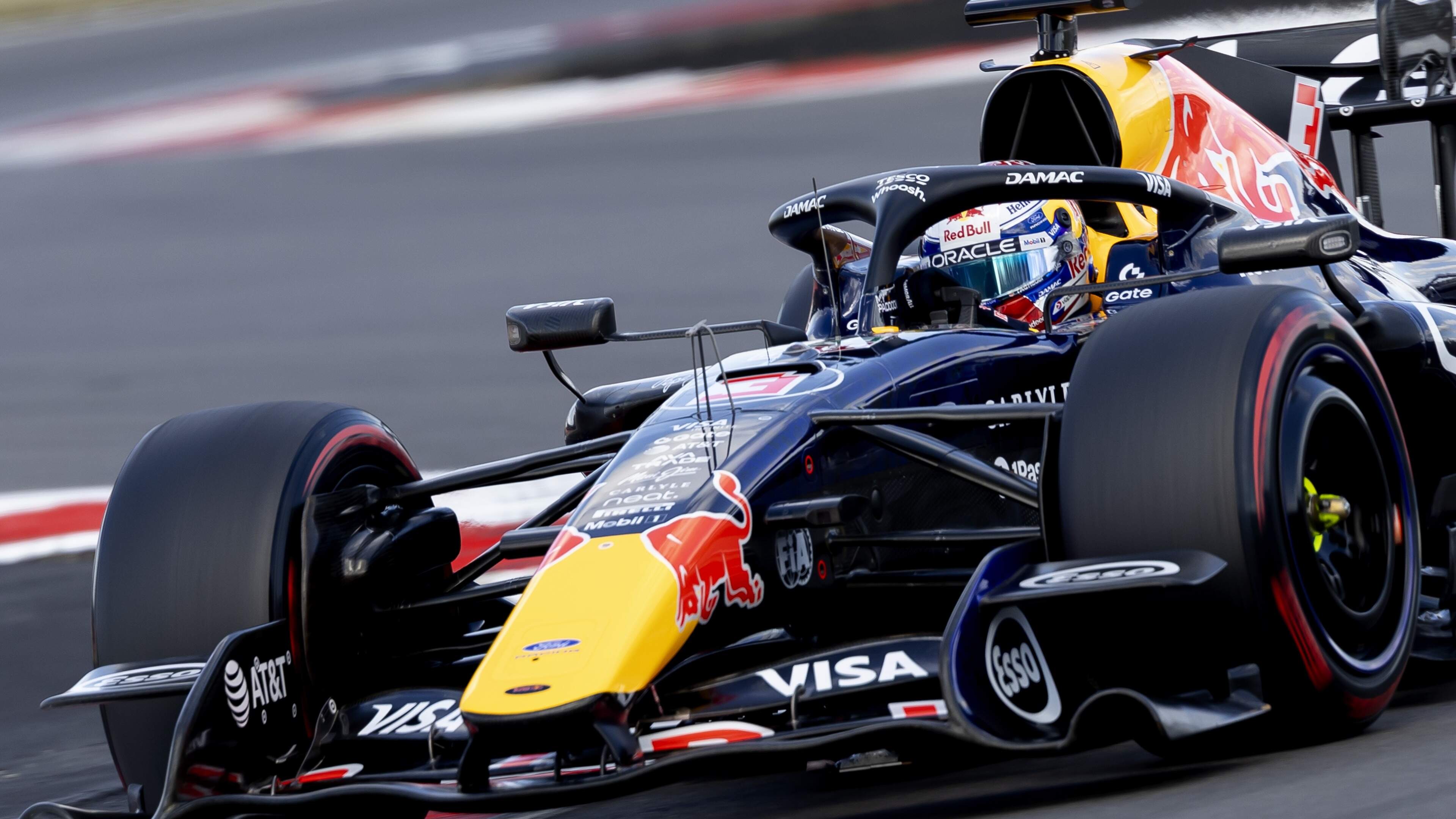 LIVE Formule 1 | Max Verstappen crasht op podiumkoers, ongelukkige keuze kost Lewis Hamilton P2