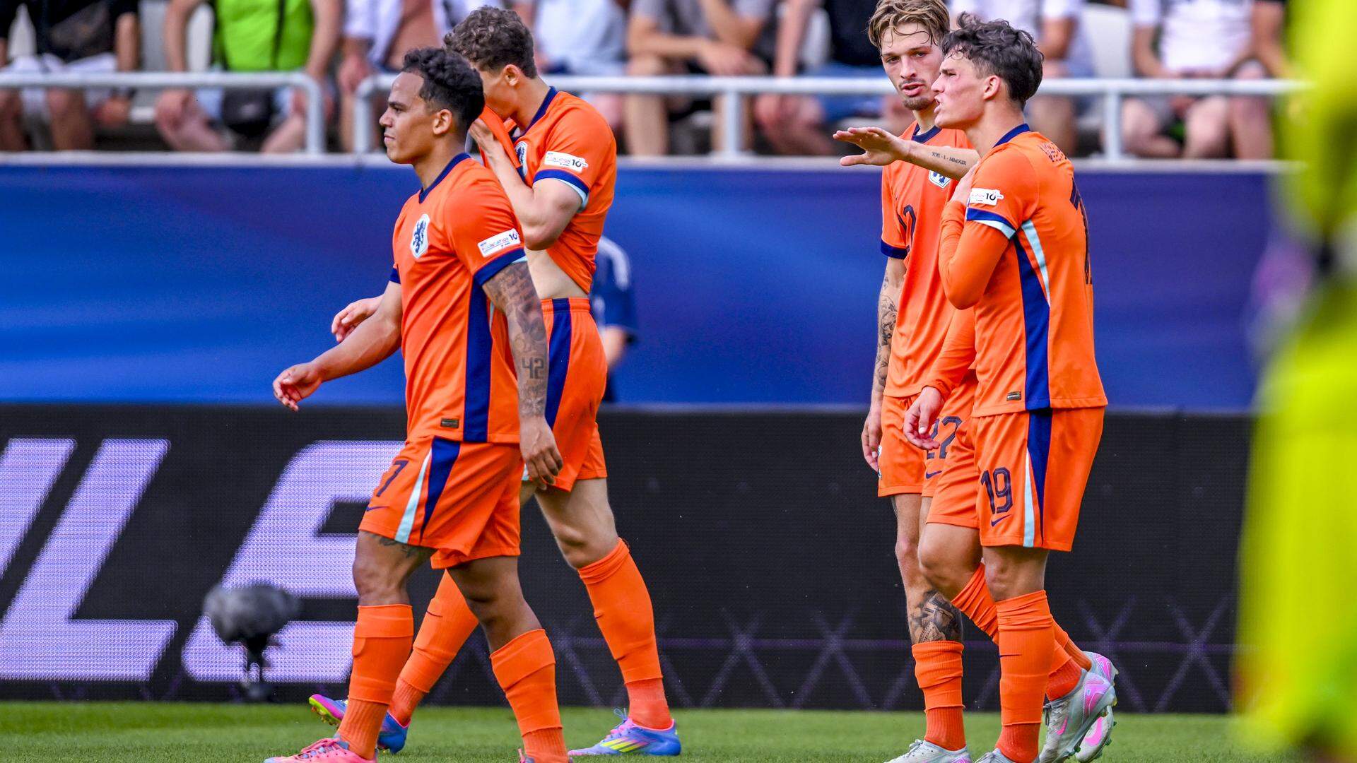 Jong Oranje viert de 1-0.