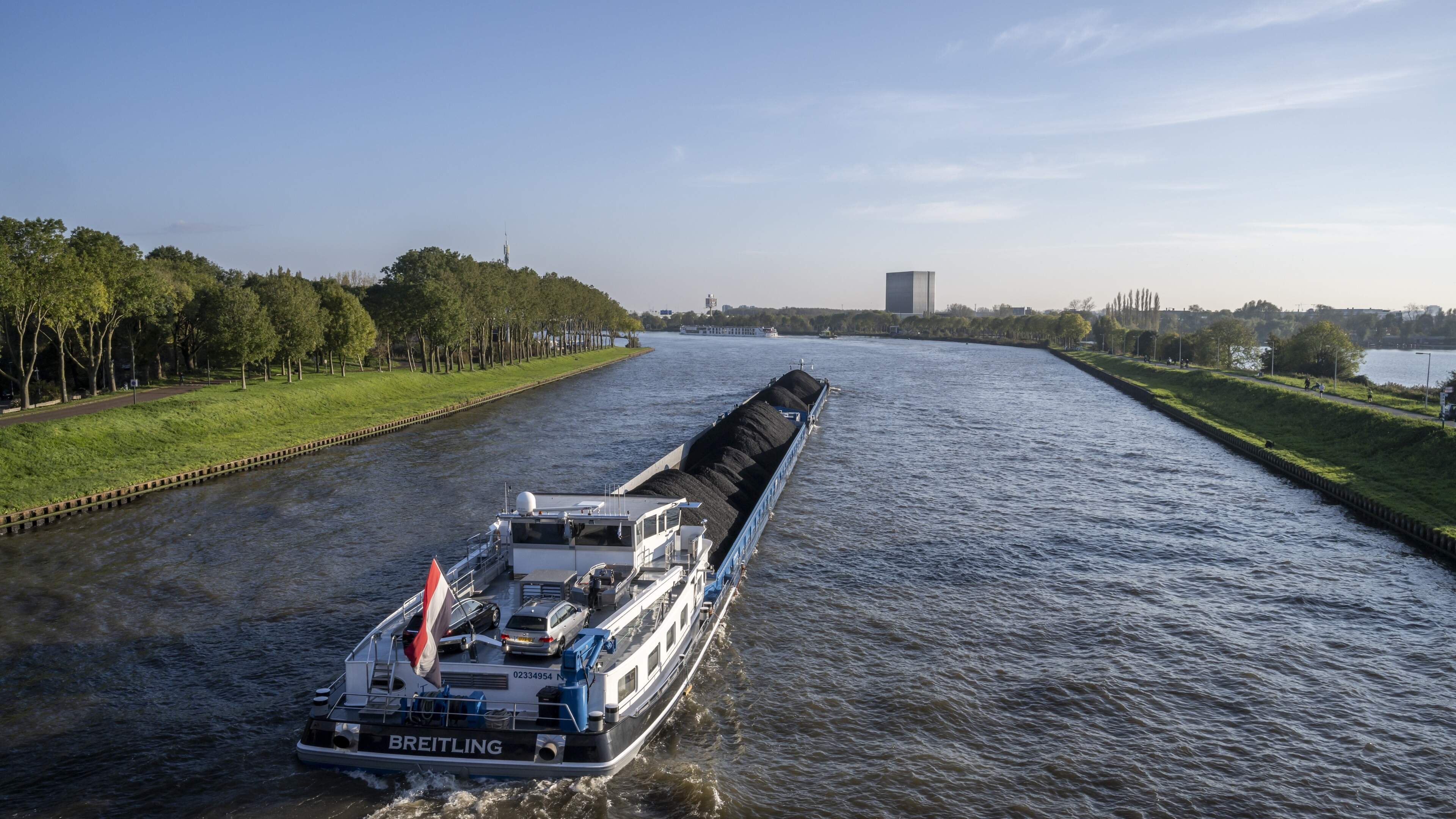 Vervoer droge bulk daalt hard, ’maar energietransitie kan verlies voor binnenvaart opvangen’