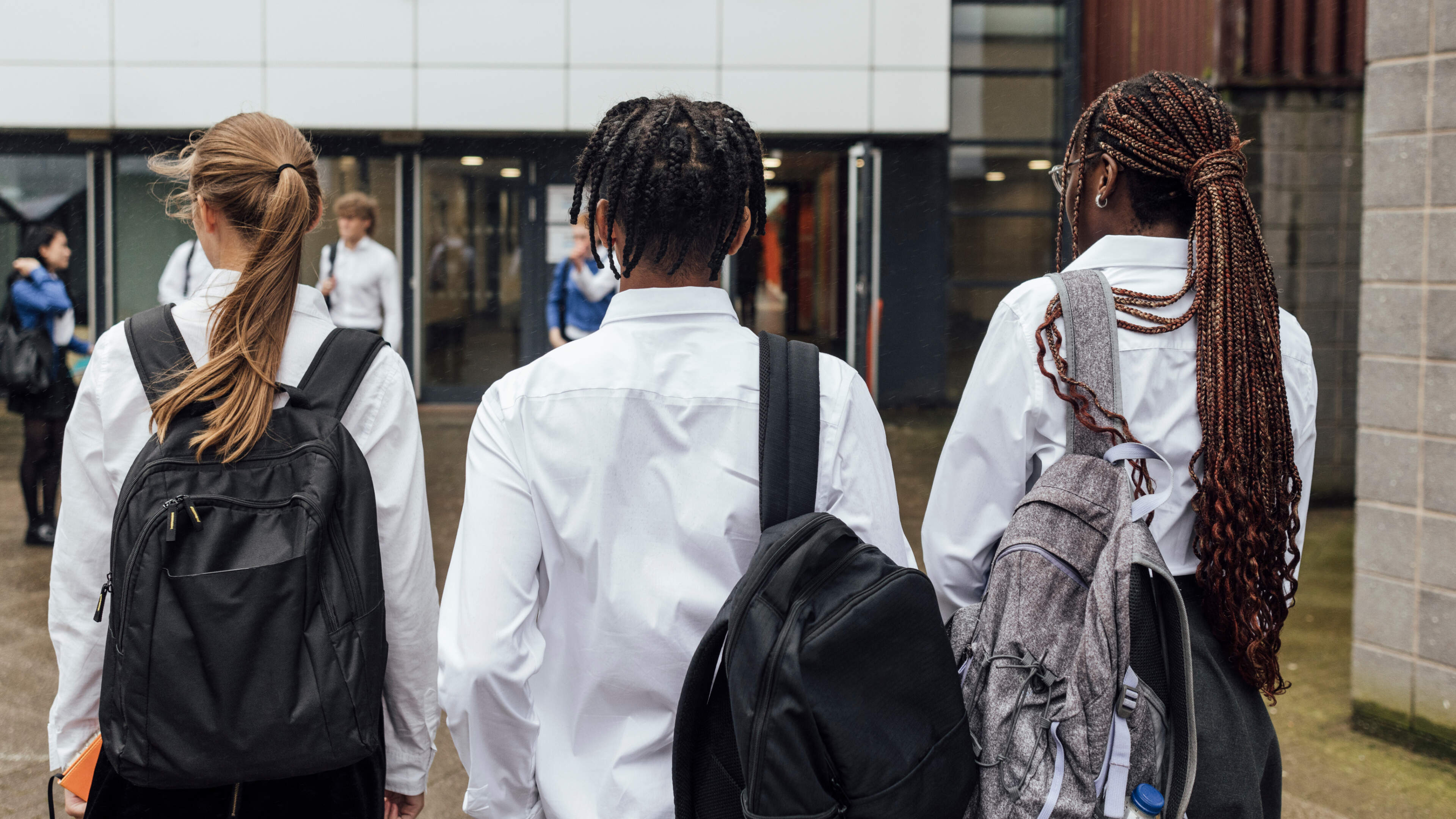 Sextortion op Britse middelbare school: afpersers dreigen portretfoto’s te gebruiken voor seksueel getinte content