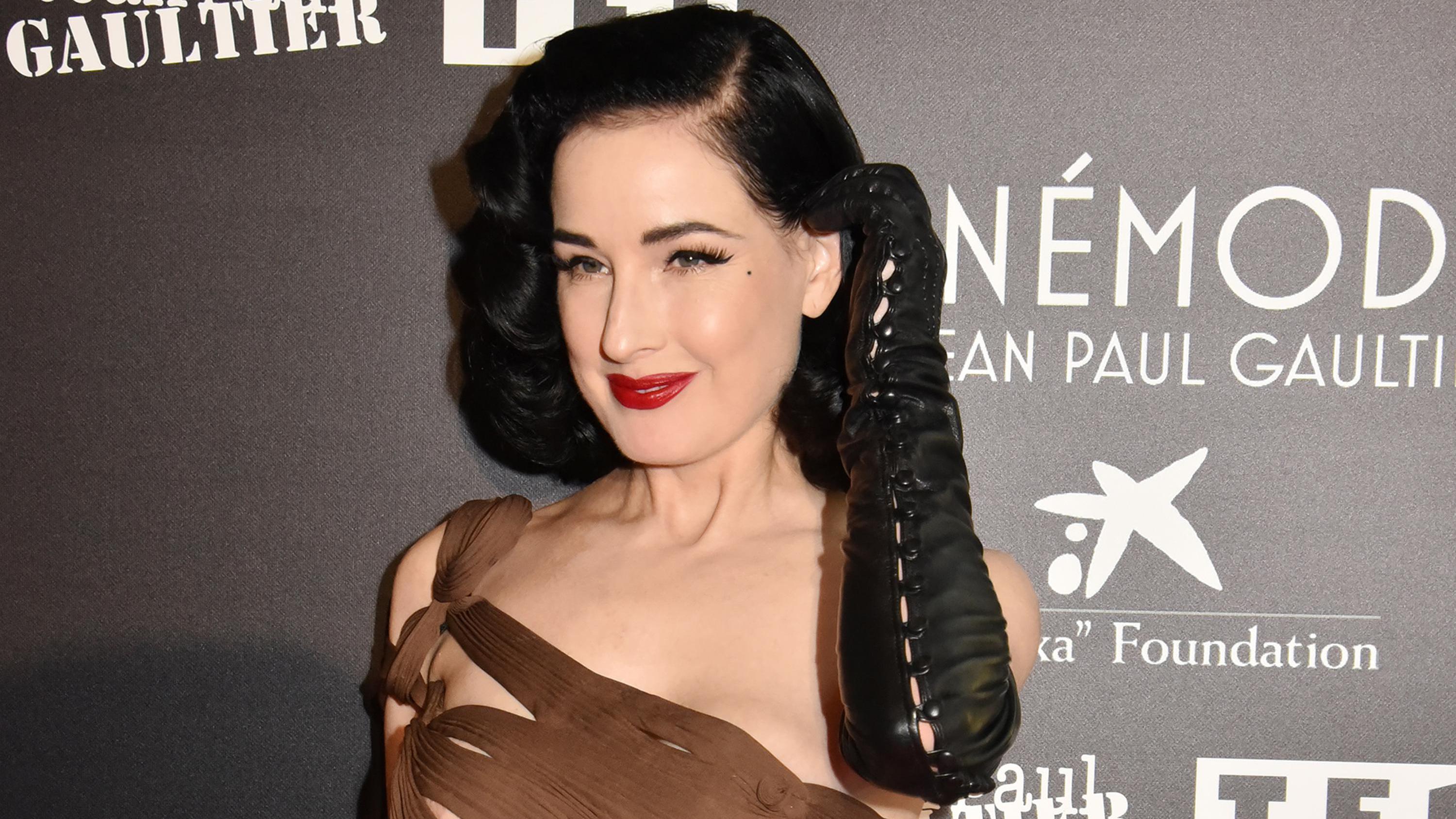Dita Von Teese stelt pensioen voorlopig toch nog even uit | De Telegraaf