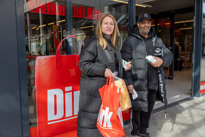 Nieuwe Dirk in Amsterdam Noord trekt dagelijks lange rijen | De Telegraaf