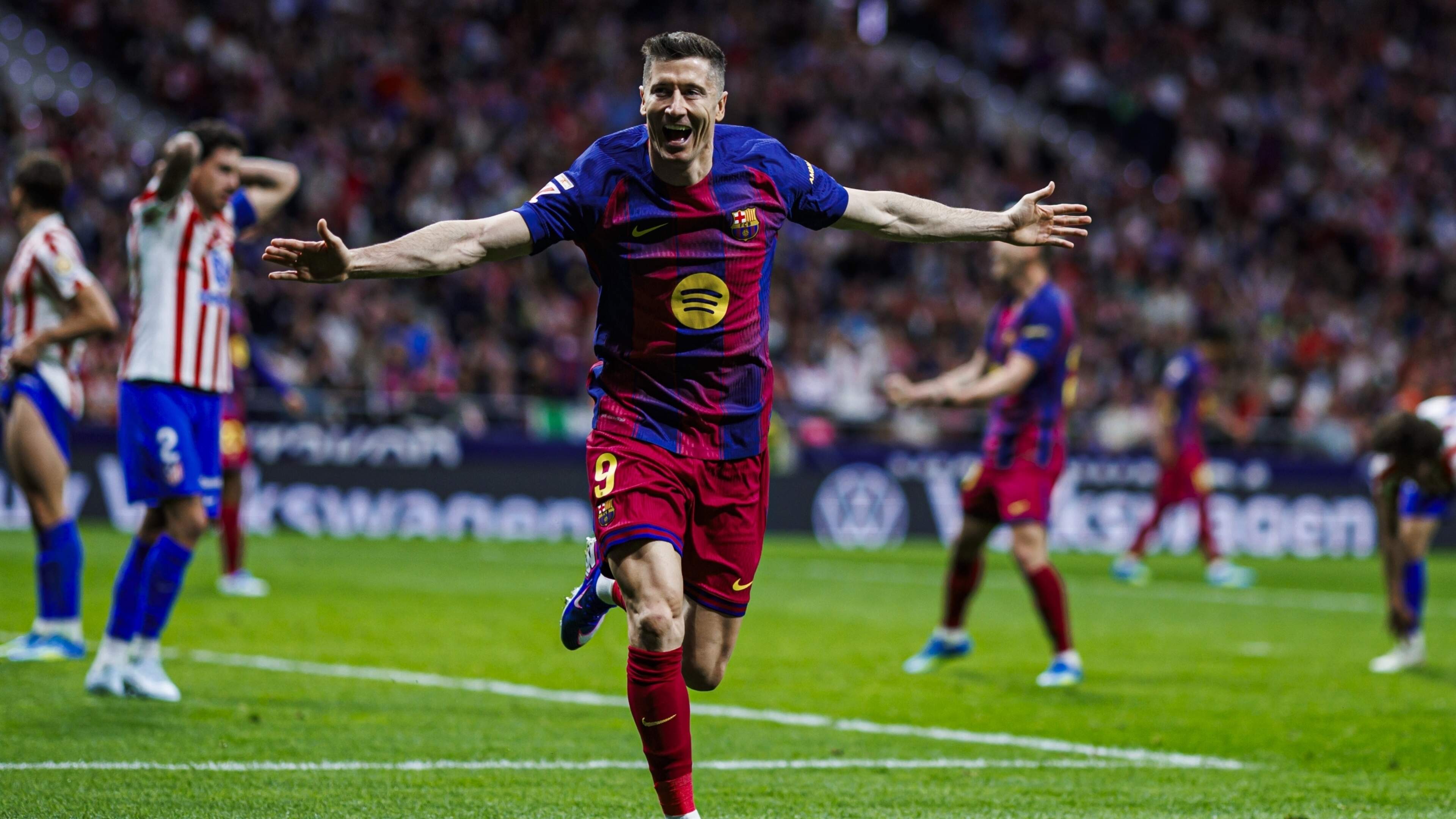 Robert Lewandoski kondigt vertrek aan bij FC Barcelona: ’Mijn missie is volbracht’
