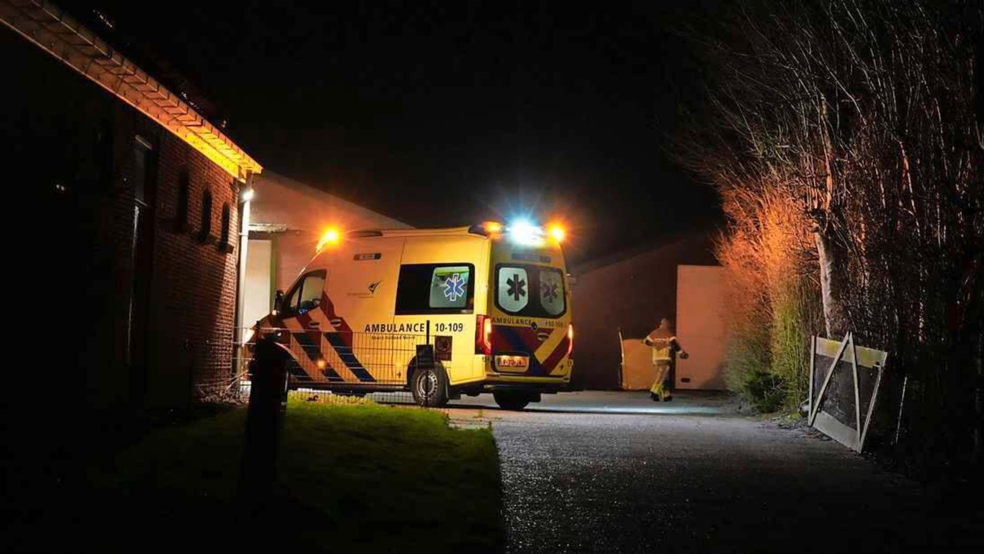 LIVE | Zwaargewonden door vuurwerkexplosie bij boerenbedrijf in Wognum