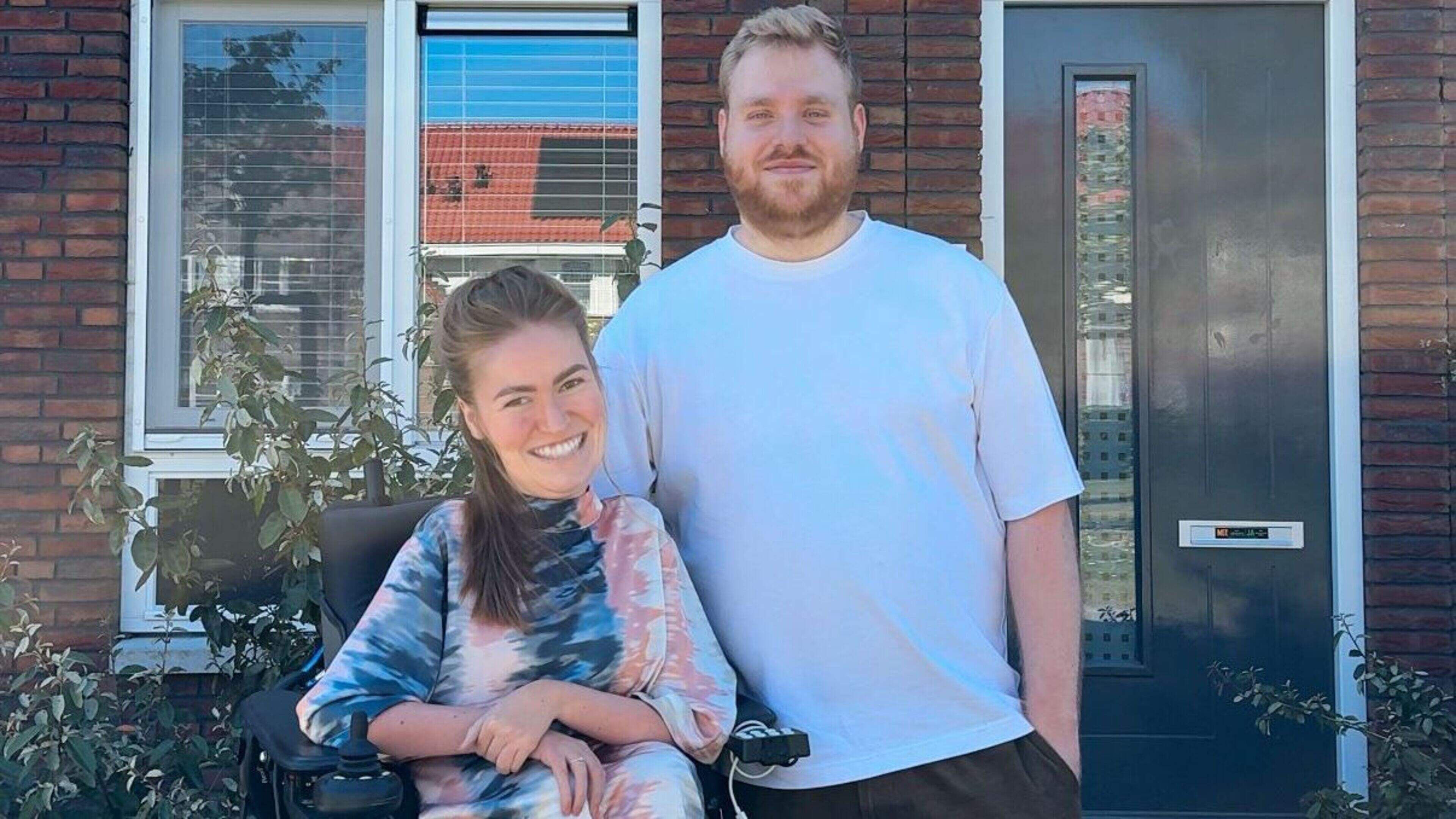 Kristel (28) zit door spierziekte in een rolstoel en heeft een huis gekocht: ’Een lift is noodzakelijk’