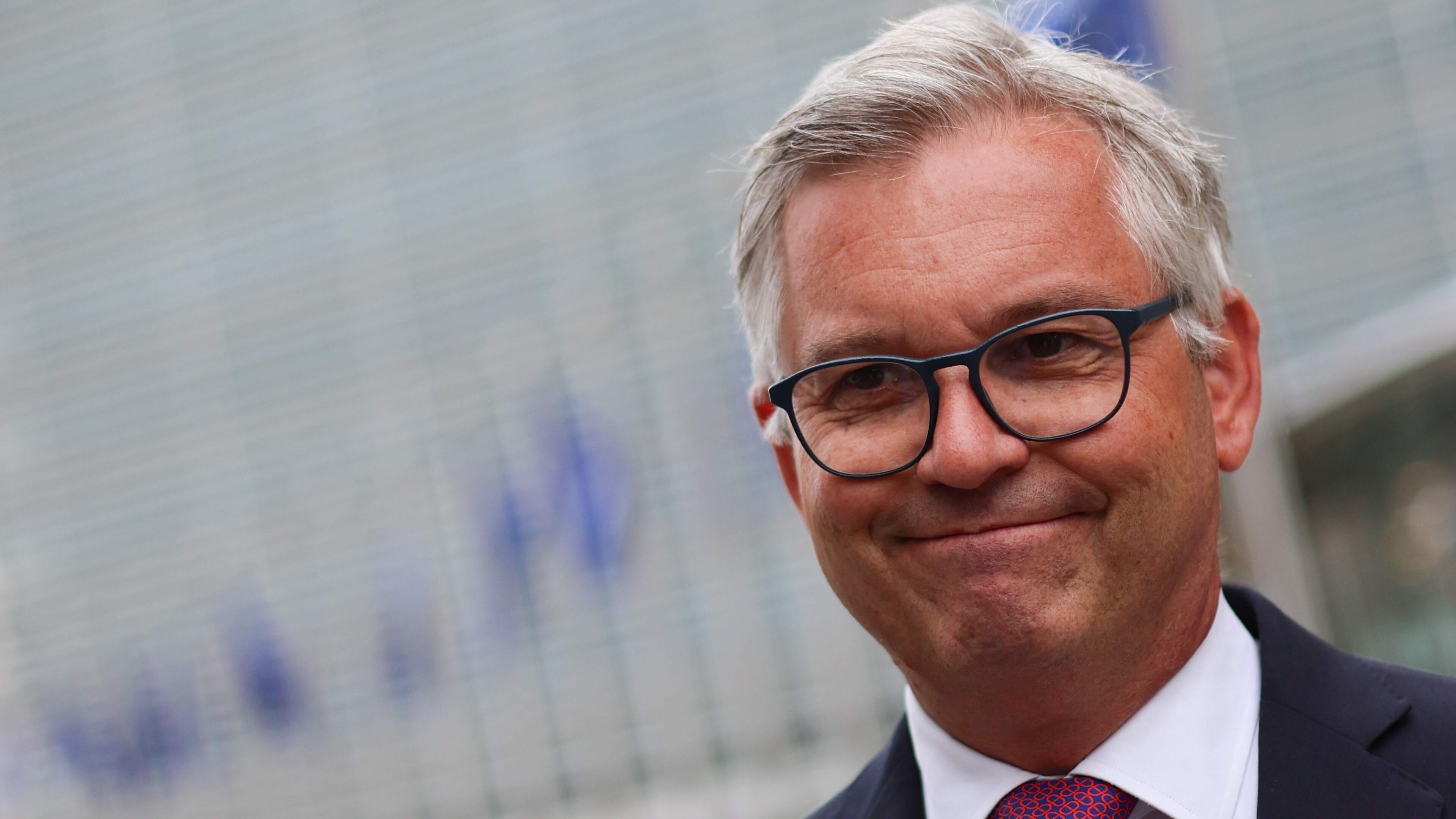 Eurocommissaris Magnus Brunner belooft nieuwe start met migr